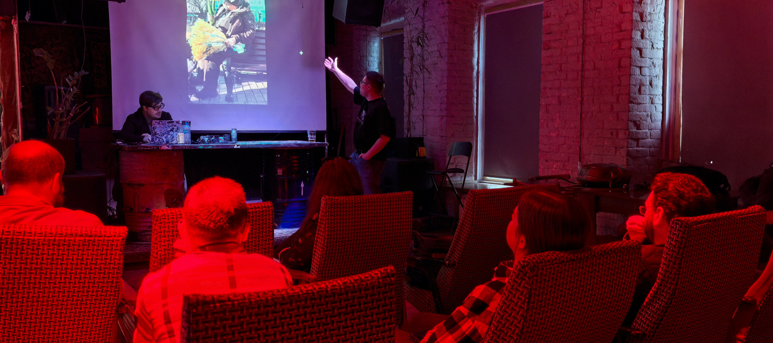 23.03.2025 // ПАПАРАЦЦИ с Владом Годуновым. Фотовыставки serebro.gallery, в которых автором можешь стать ты! | Москва