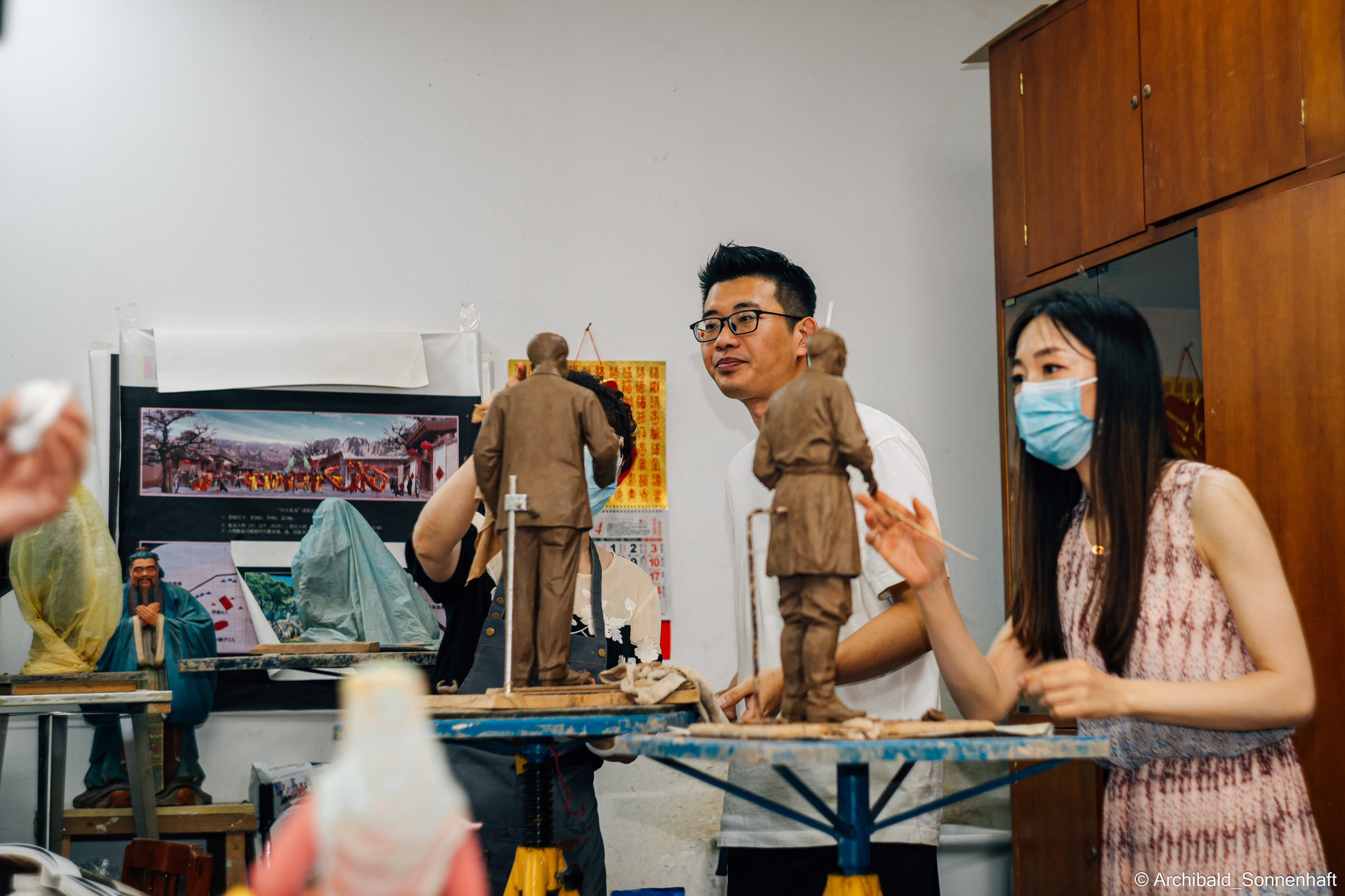 天津泥人张 Tianjin’s Nirenzhang (Tianjin Clay Figure). Photographer in Guangzhou, China. Archibald Sonnenhaft