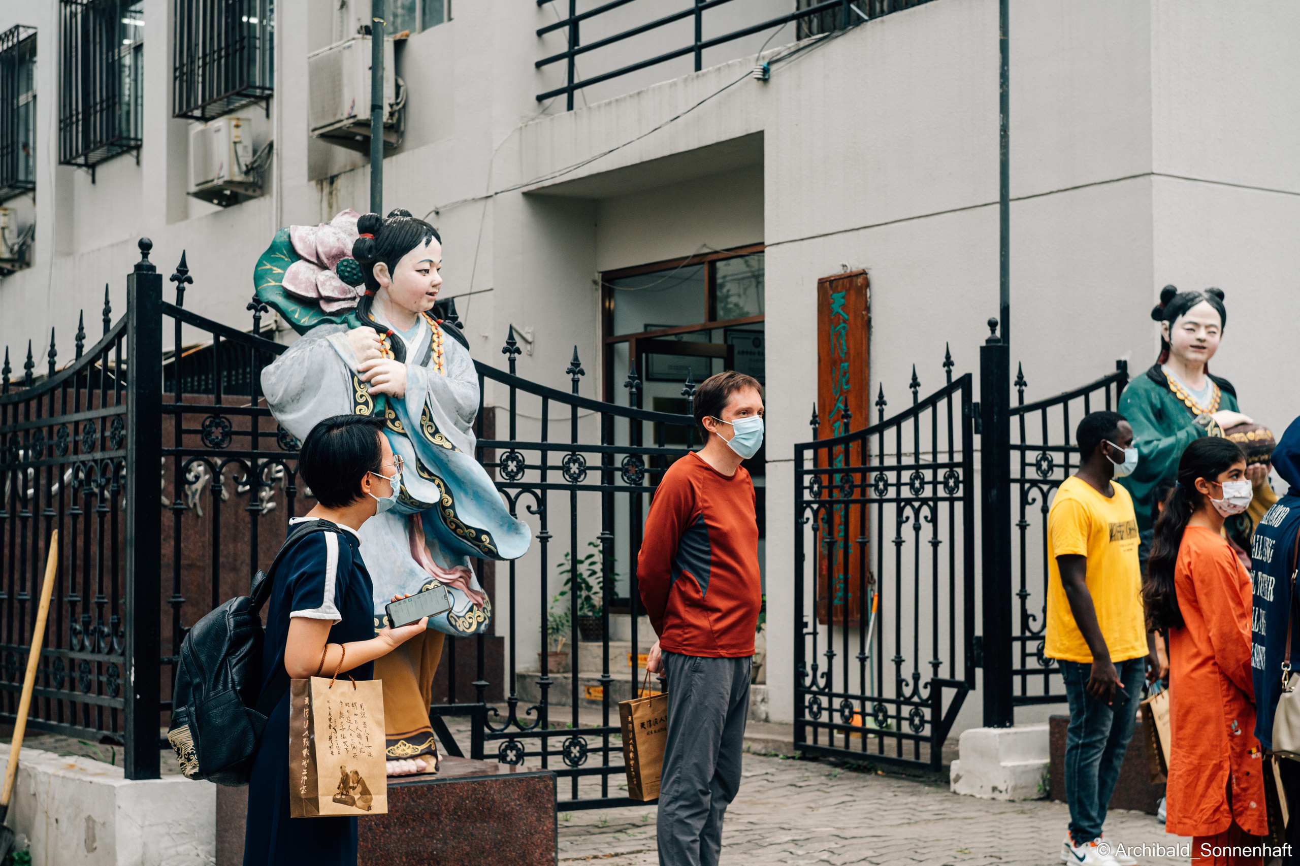 天津泥人张 Tianjin’s Nirenzhang (Tianjin Clay Figure). Photographer in Guangzhou, China. Archibald Sonnenhaft