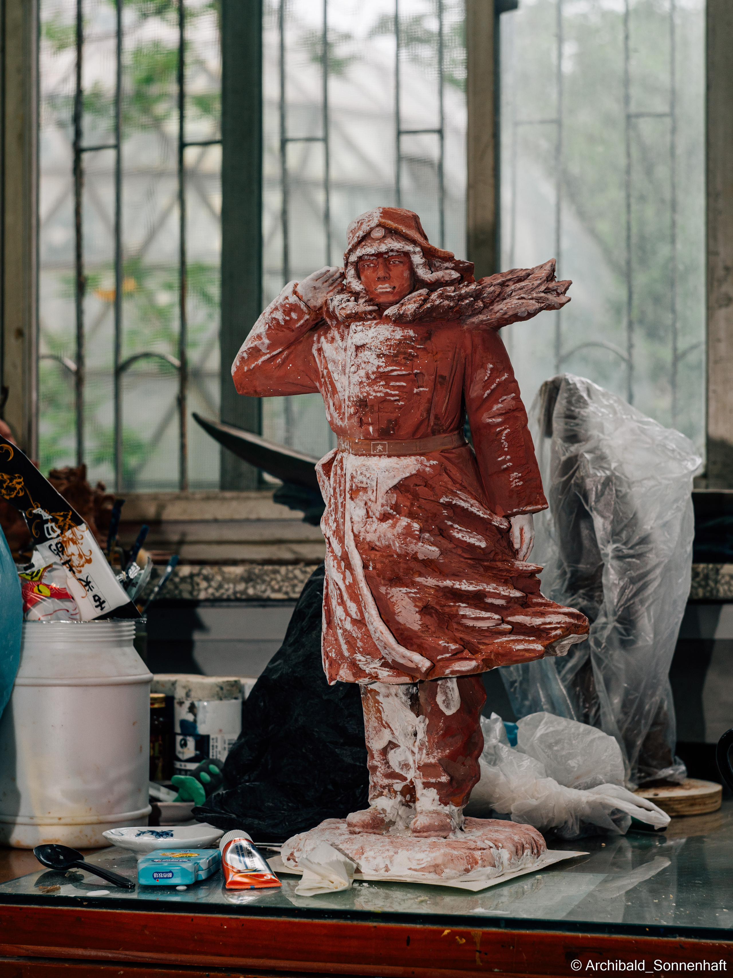 天津泥人张 Tianjin’s Nirenzhang (Tianjin Clay Figure). Photographer in Guangzhou, China. Archibald Sonnenhaft