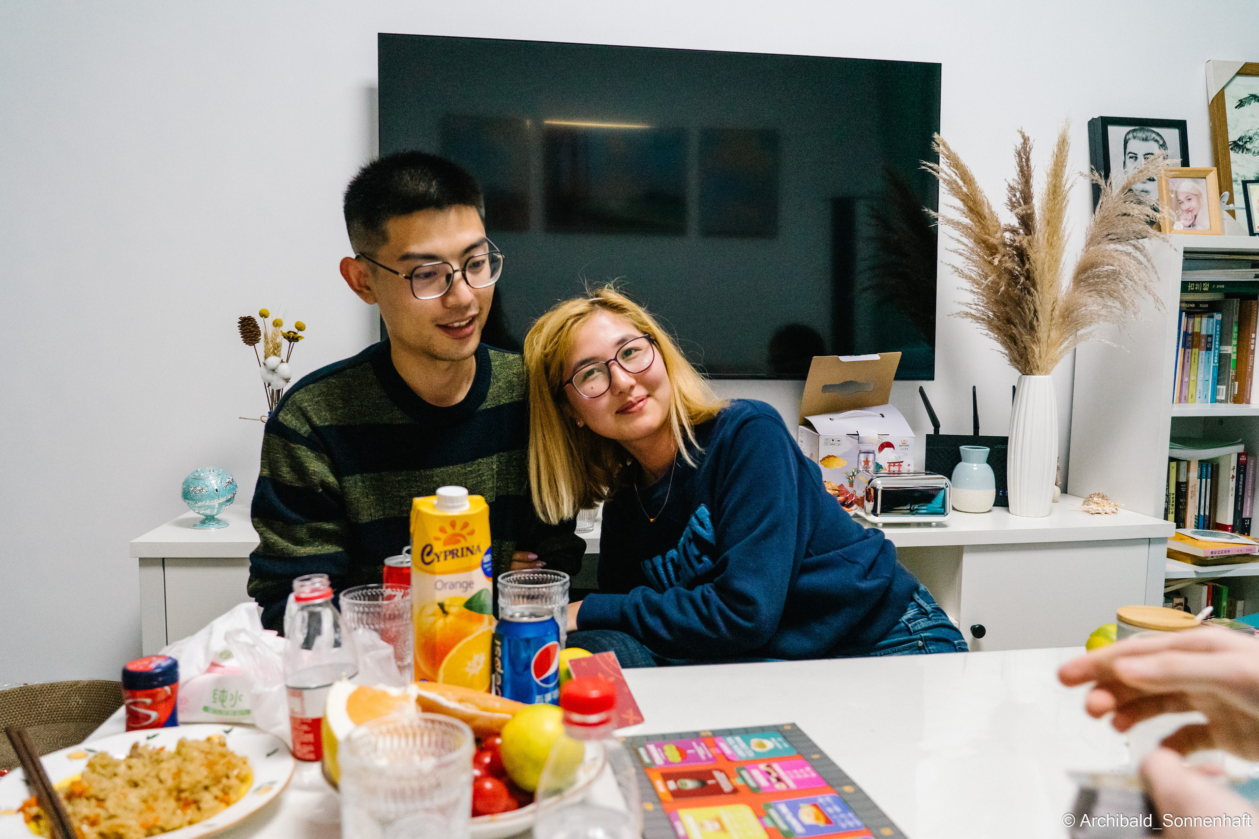 Chinese and Kyrgyzstan’s family!. Photographer in Guangzhou, China. Archibald Sonnenhaft