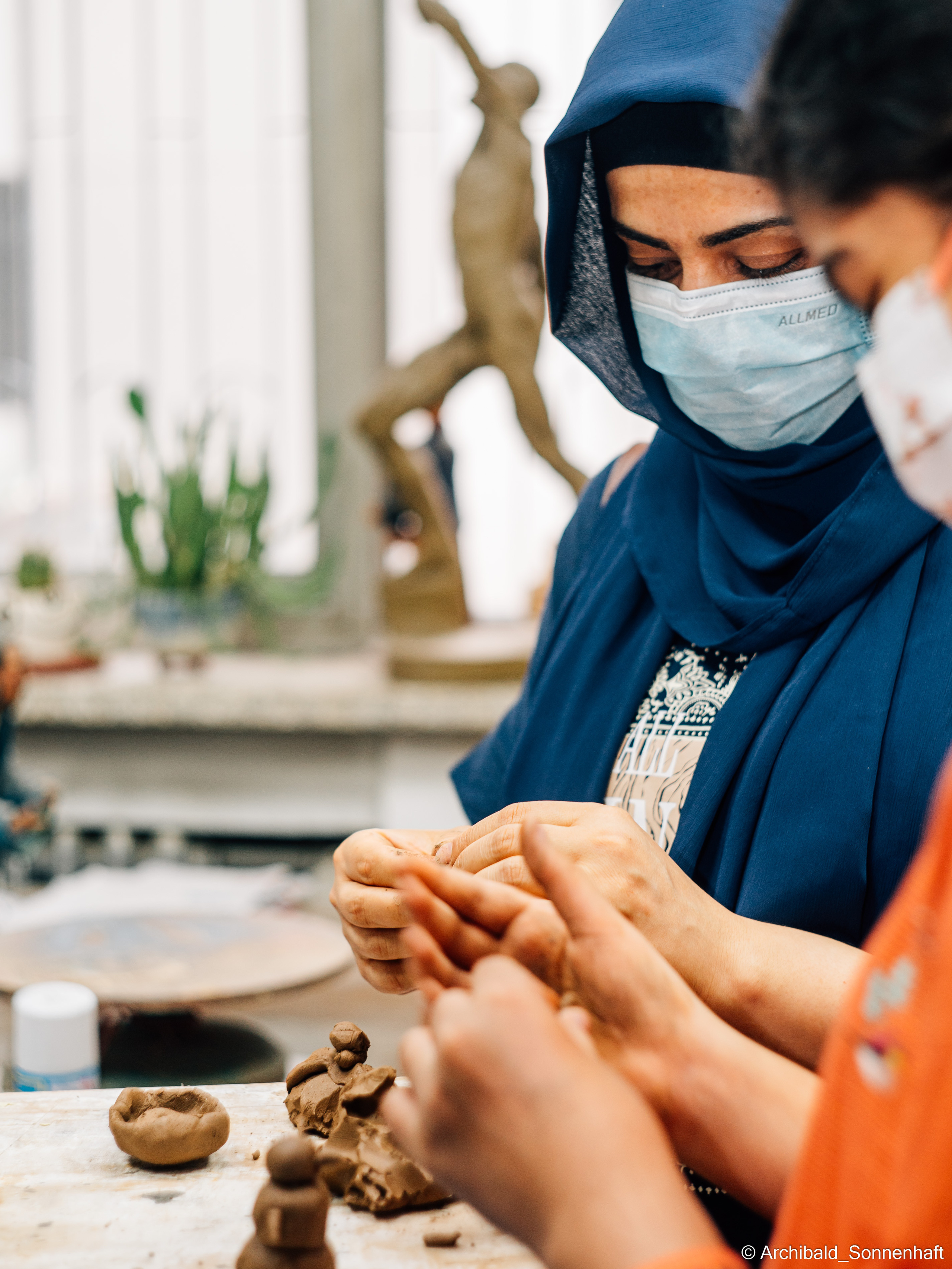 天津泥人张 Tianjin’s Nirenzhang (Tianjin Clay Figure). Photographer in Guangzhou, China. Archibald Sonnenhaft