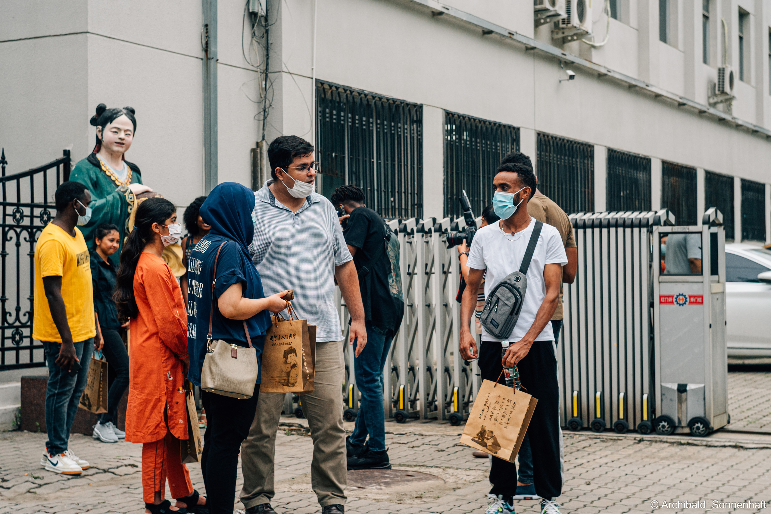 天津泥人张 Tianjin’s Nirenzhang (Tianjin Clay Figure). Photographer in Guangzhou, China. Archibald Sonnenhaft