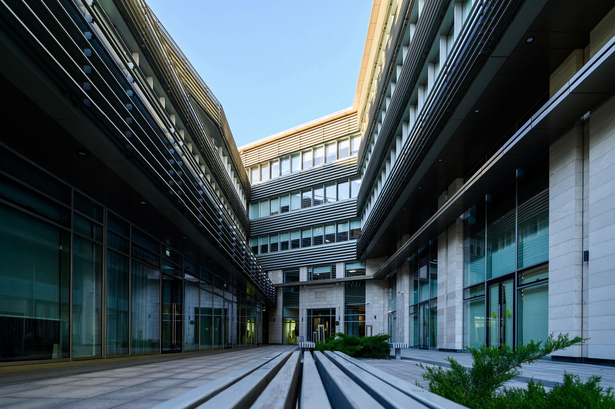 Бизнес-центр URBAN в Казани — стильная городская локация для профессиональных съёмок