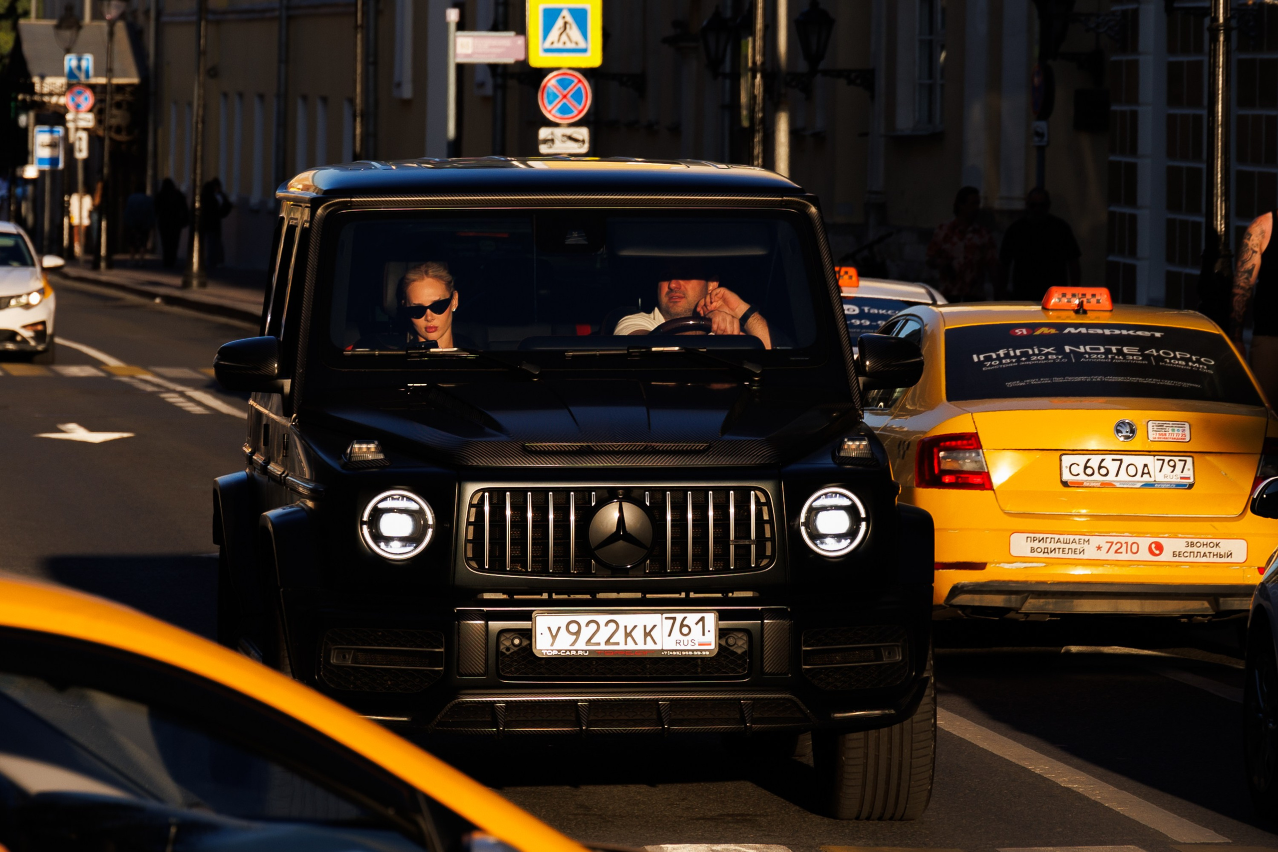 STREETSAGA — уличный фотограф в Москве. Стрит, портреты, путешествия и студийная съёмка