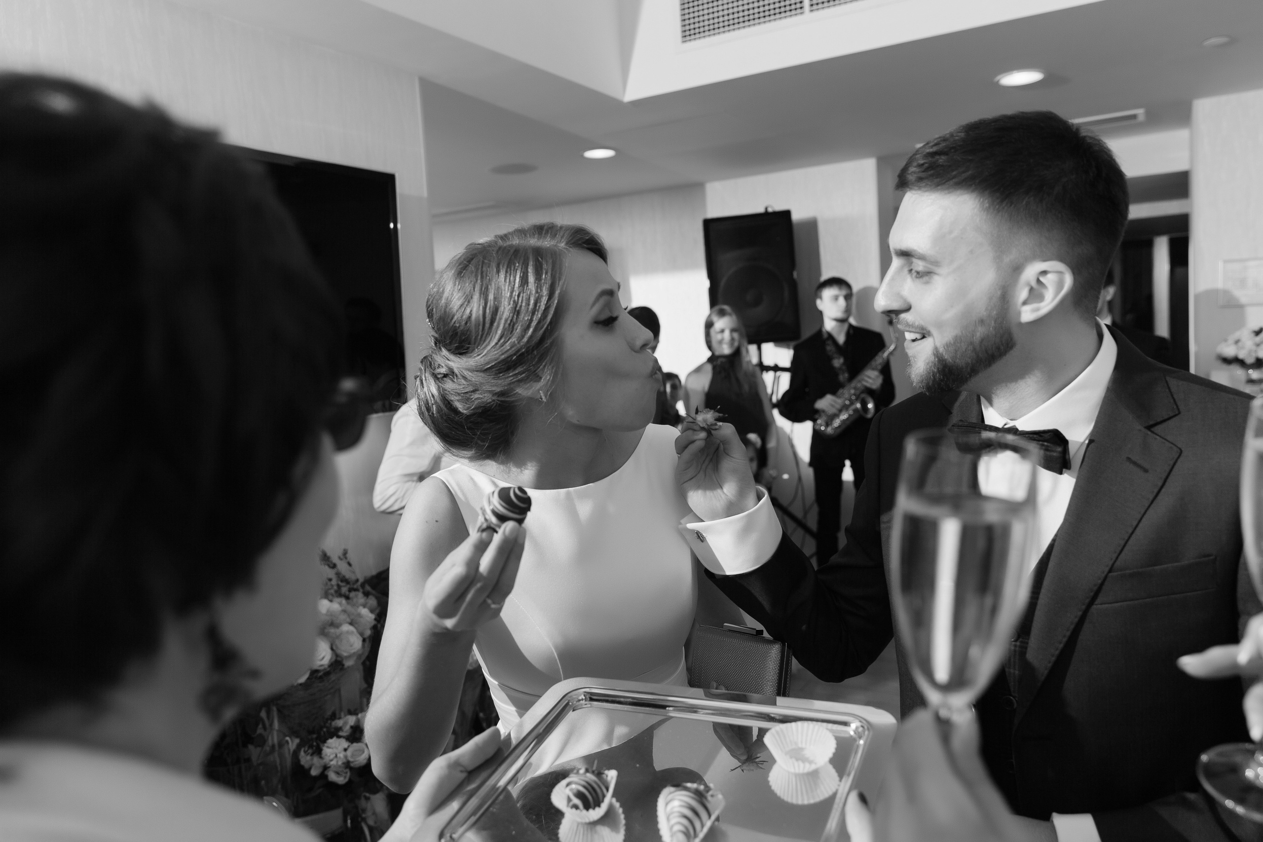 В Москве +20. Когда на улице тепло, а в душе самый настоящий ураган. Портфолио свадебного фотографа. Роман Каргаполов