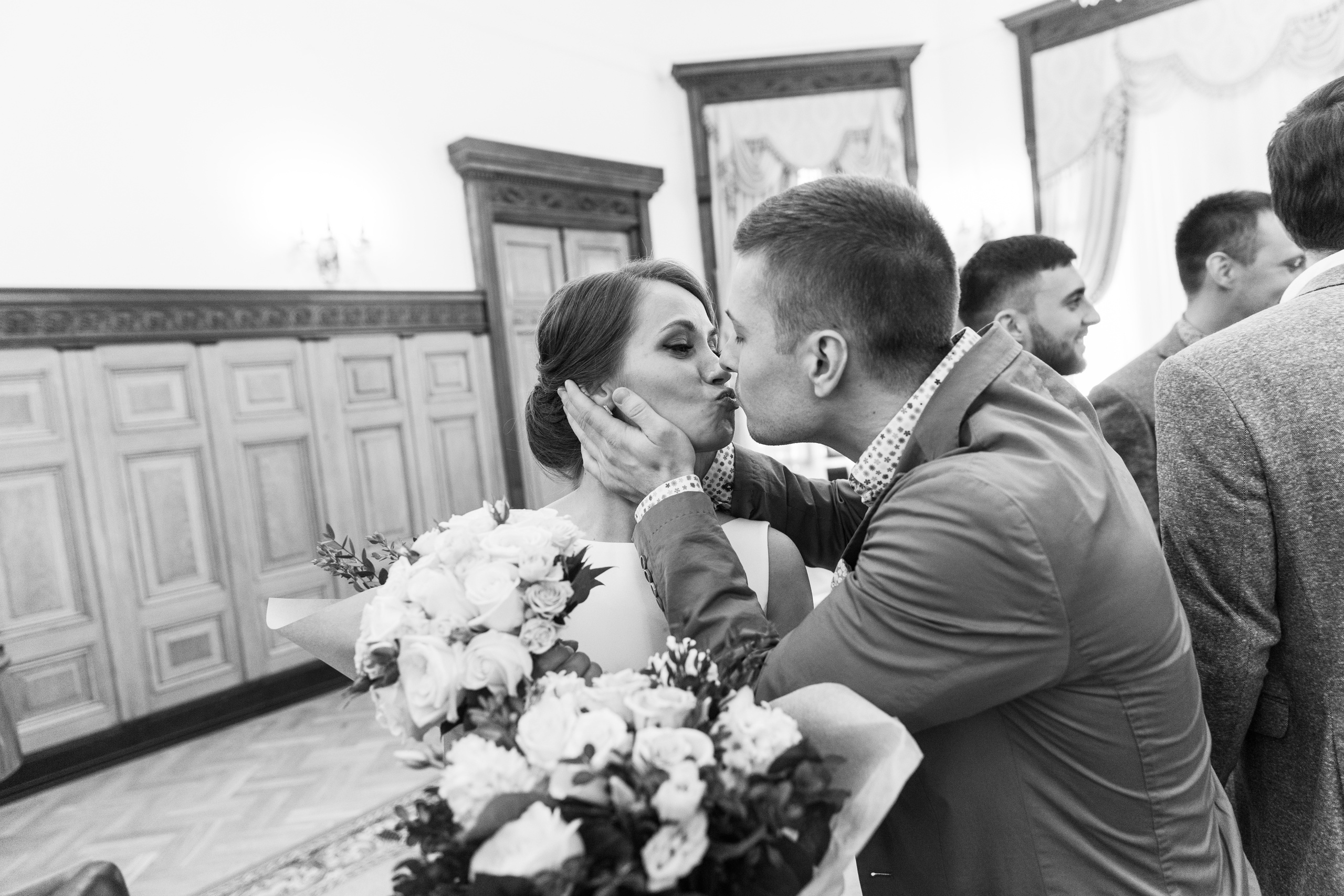 В Москве +20. Когда на улице тепло, а в душе самый настоящий ураган. Портфолио свадебного фотографа. Роман Каргаполов