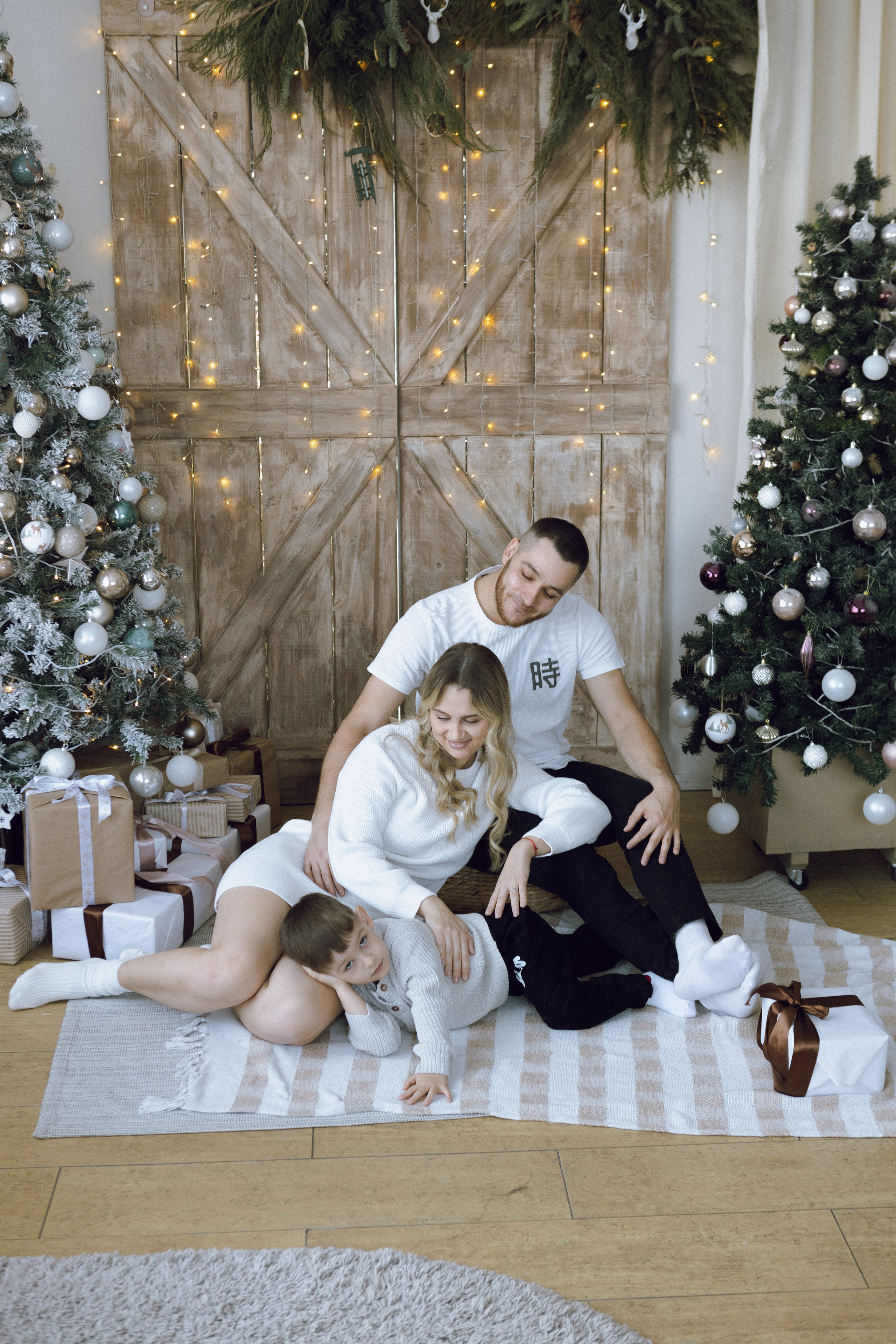 Новогодняя фотосессия. Фотограф Челябинск Эвелина Ганага, съемка для бизнеса и маркетплейсов