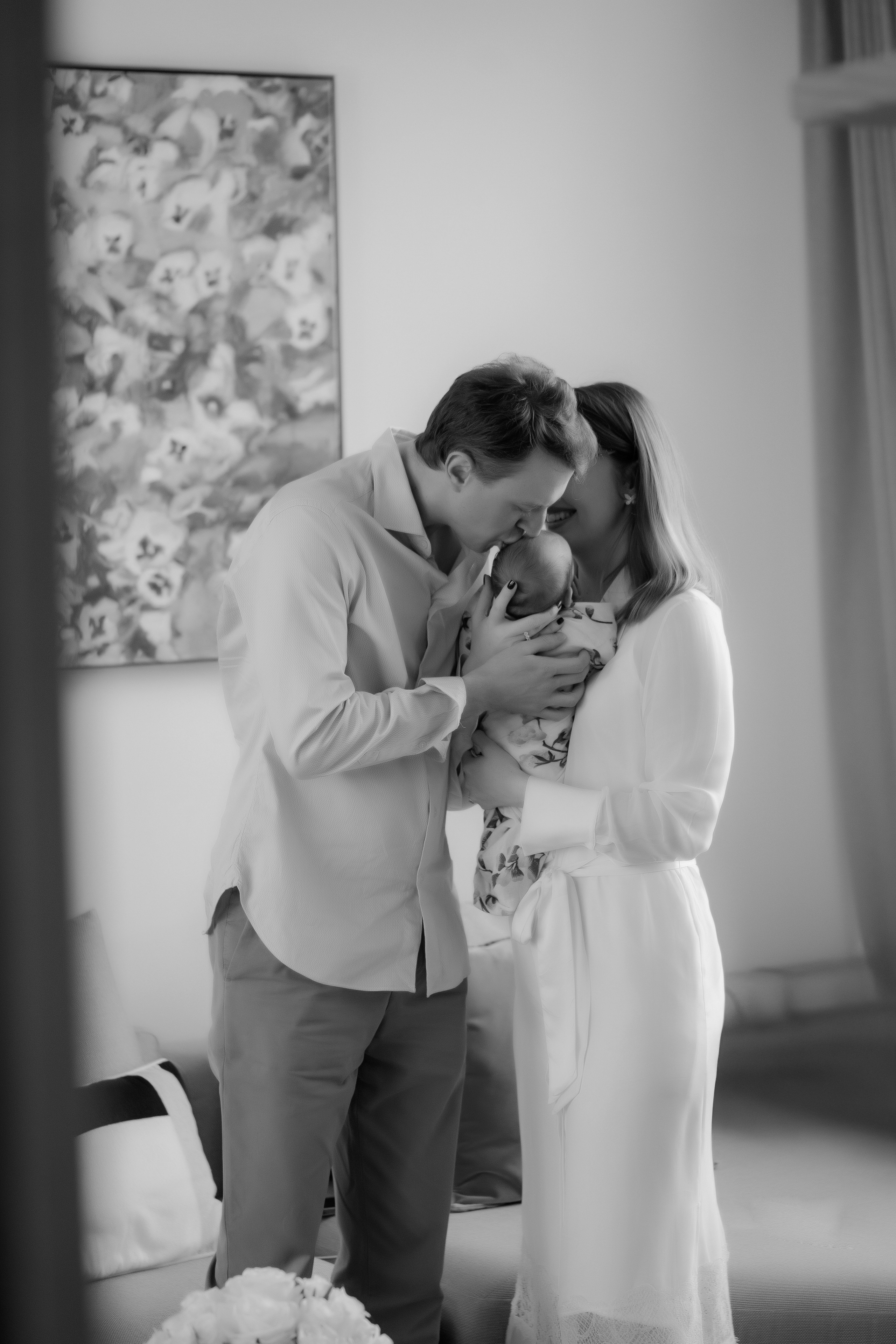 Family photographer in abu dhabi dubai sharjah fujeirah