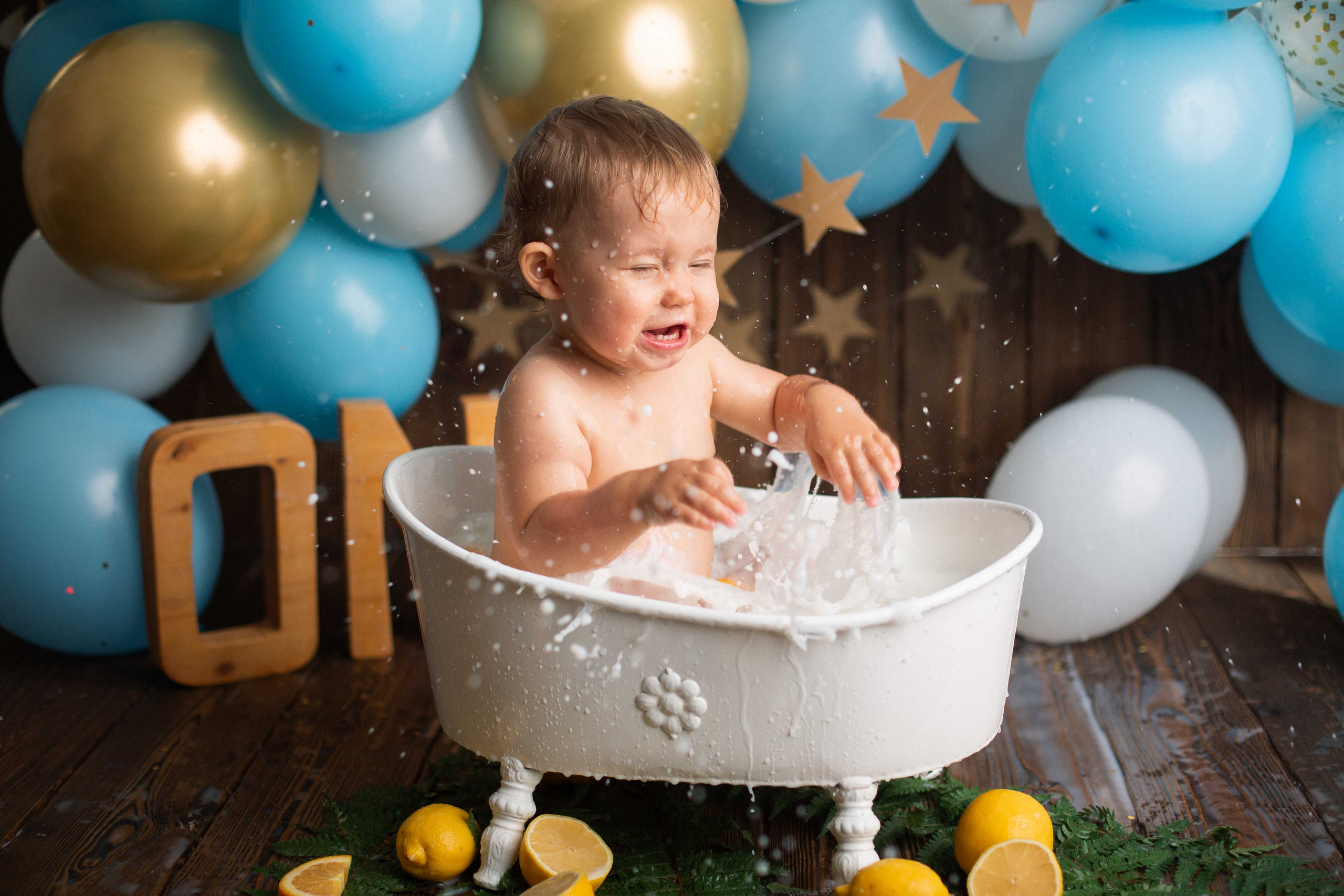 Фотопроект в ванне с молоком и цветами. Семейный и детский фотограф в Сочи Наталья Вербицкая