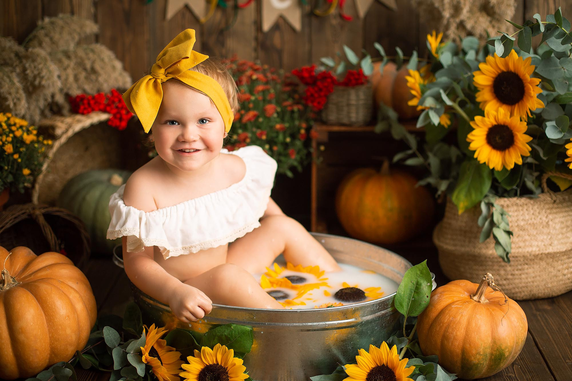 Фотопроект в ванне с молоком и цветами. Семейный и детский фотограф в Сочи Наталья Вербицкая