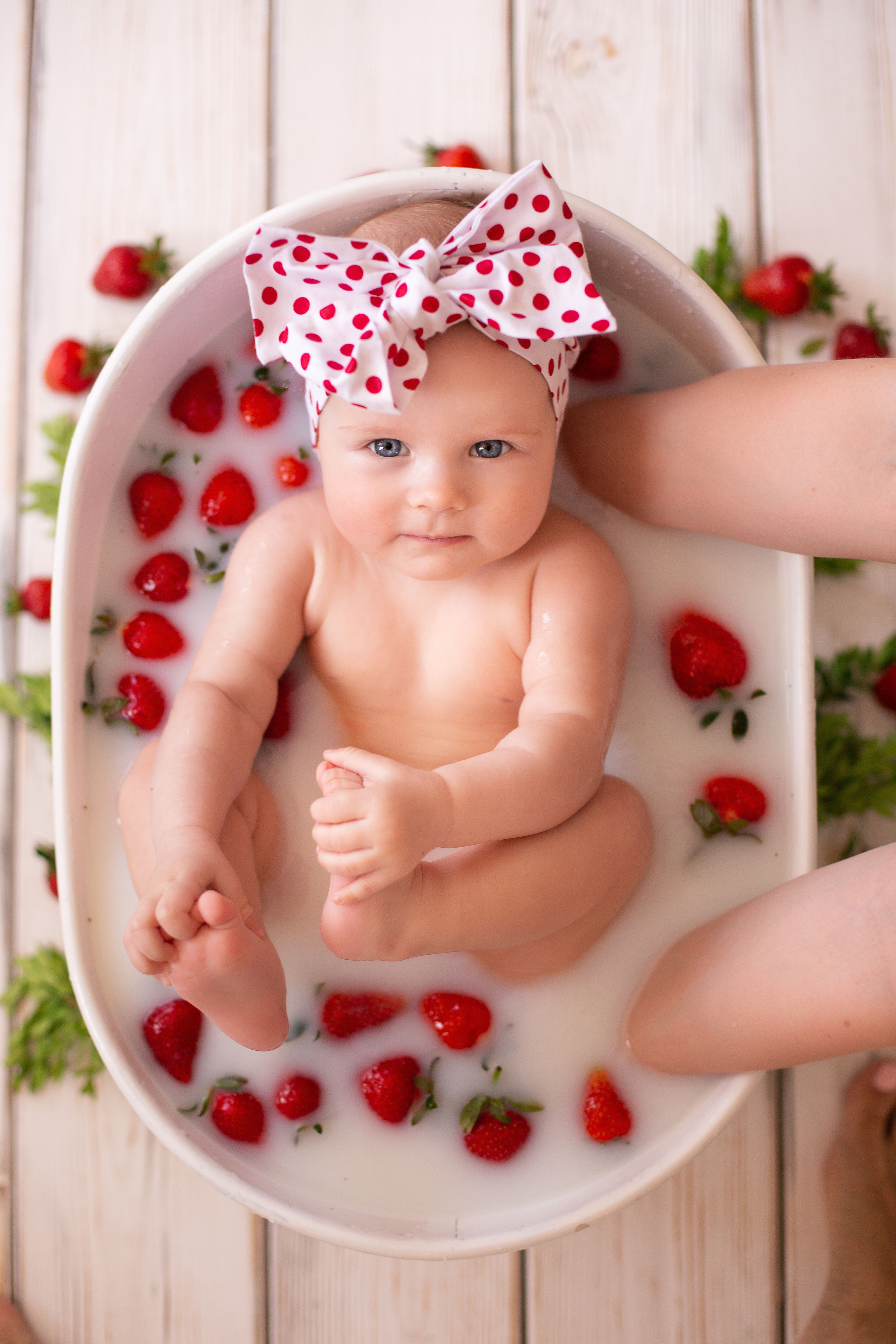 Фотопроект в ванне с молоком и цветами. Семейный и детский фотограф в Сочи Наталья Вербицкая