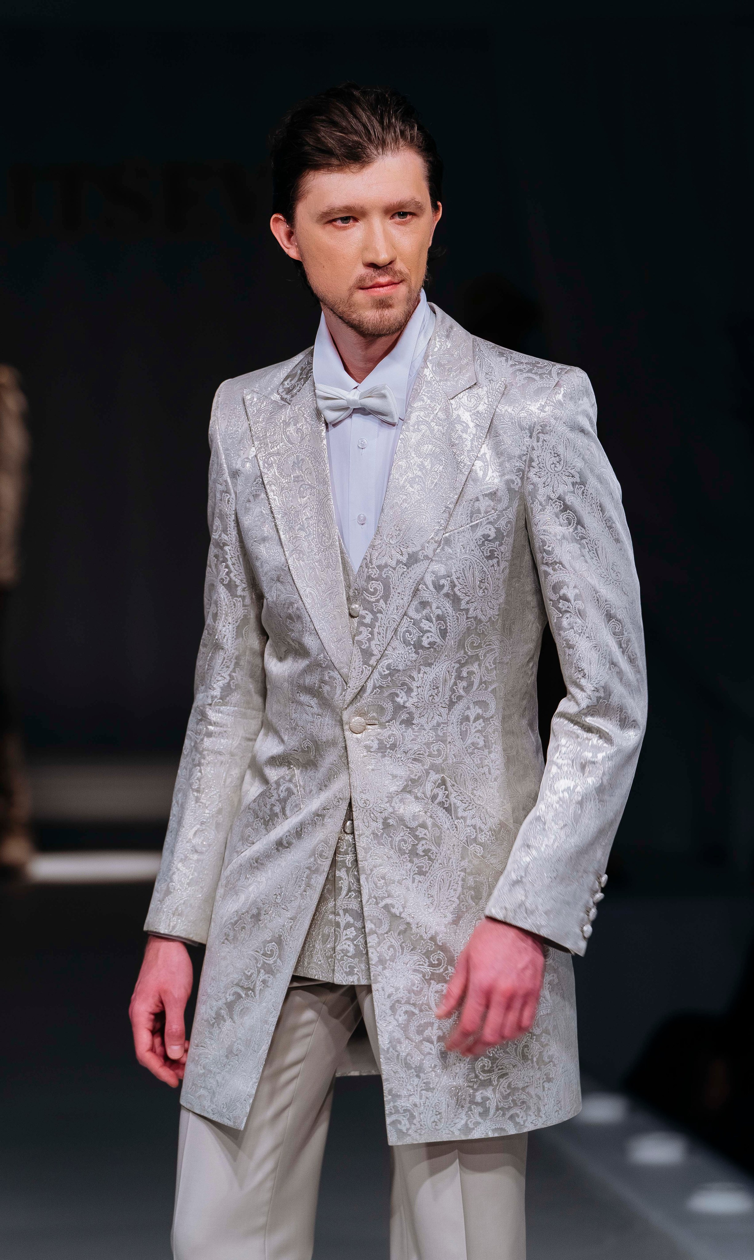 «Краски жизни» Московский Дом Моды Вячеслава Зайцева. Профессиональный портретный фотограф в Москве Владимир Глаголев