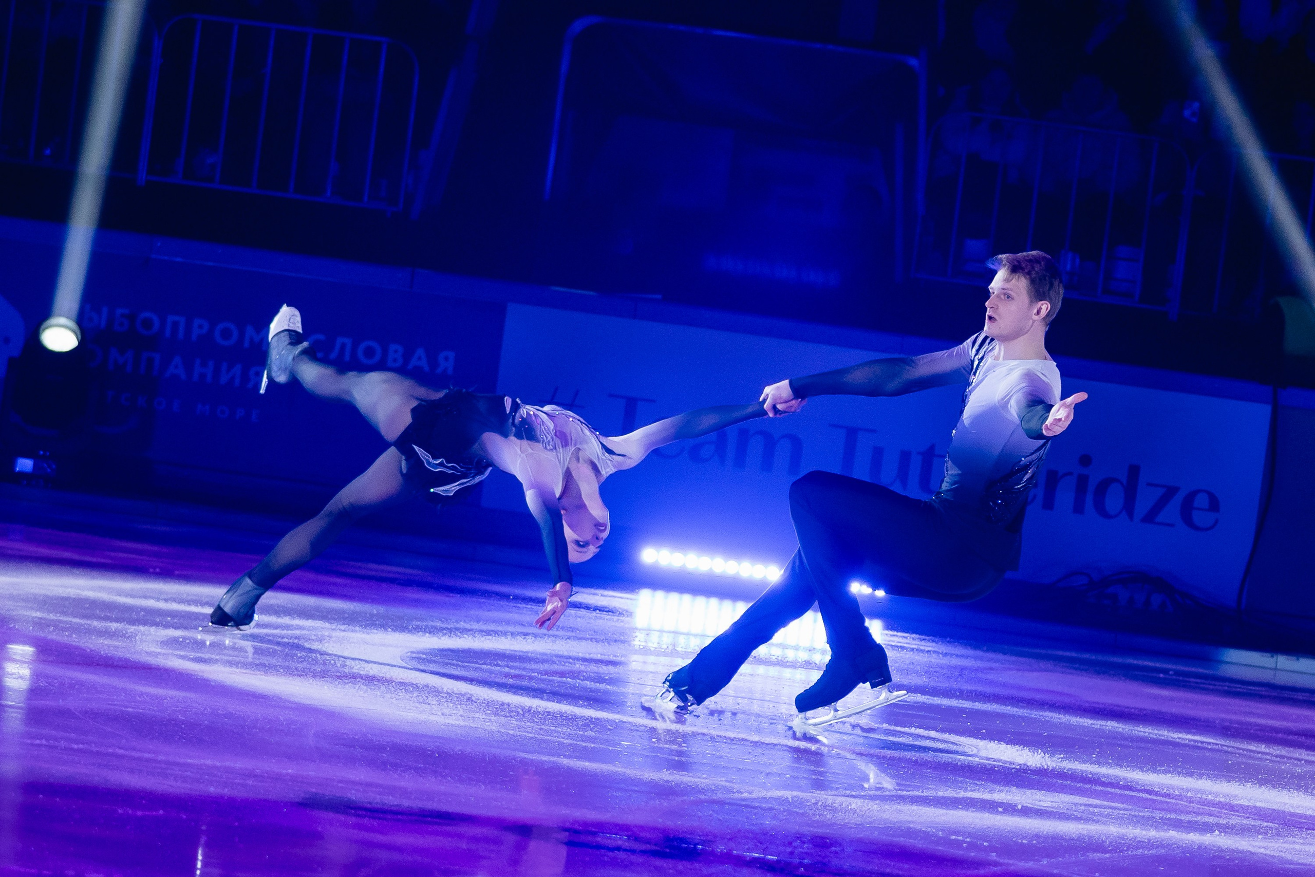 Шоу «Чемпионы на льду» в Новосибирске. Воробьева Ксения — Спортивный и танцевальный фотограф Новосибирск