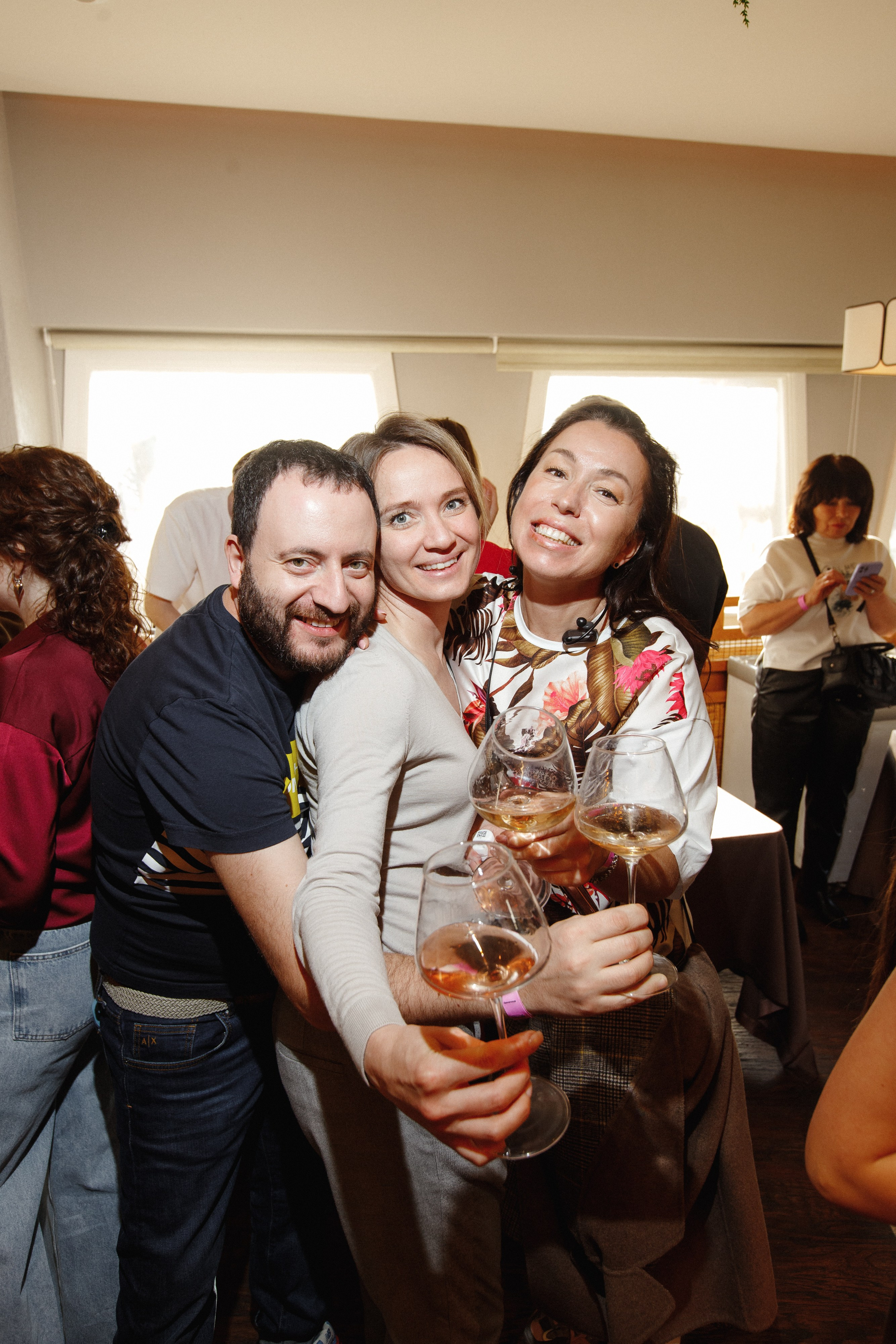 ФЕСТИВАЛЬ ИГРИСТЫХ ВИН. СВОИ. ФОТООТЧЕТЫ-СОБЫТИЯ-МЕСТА