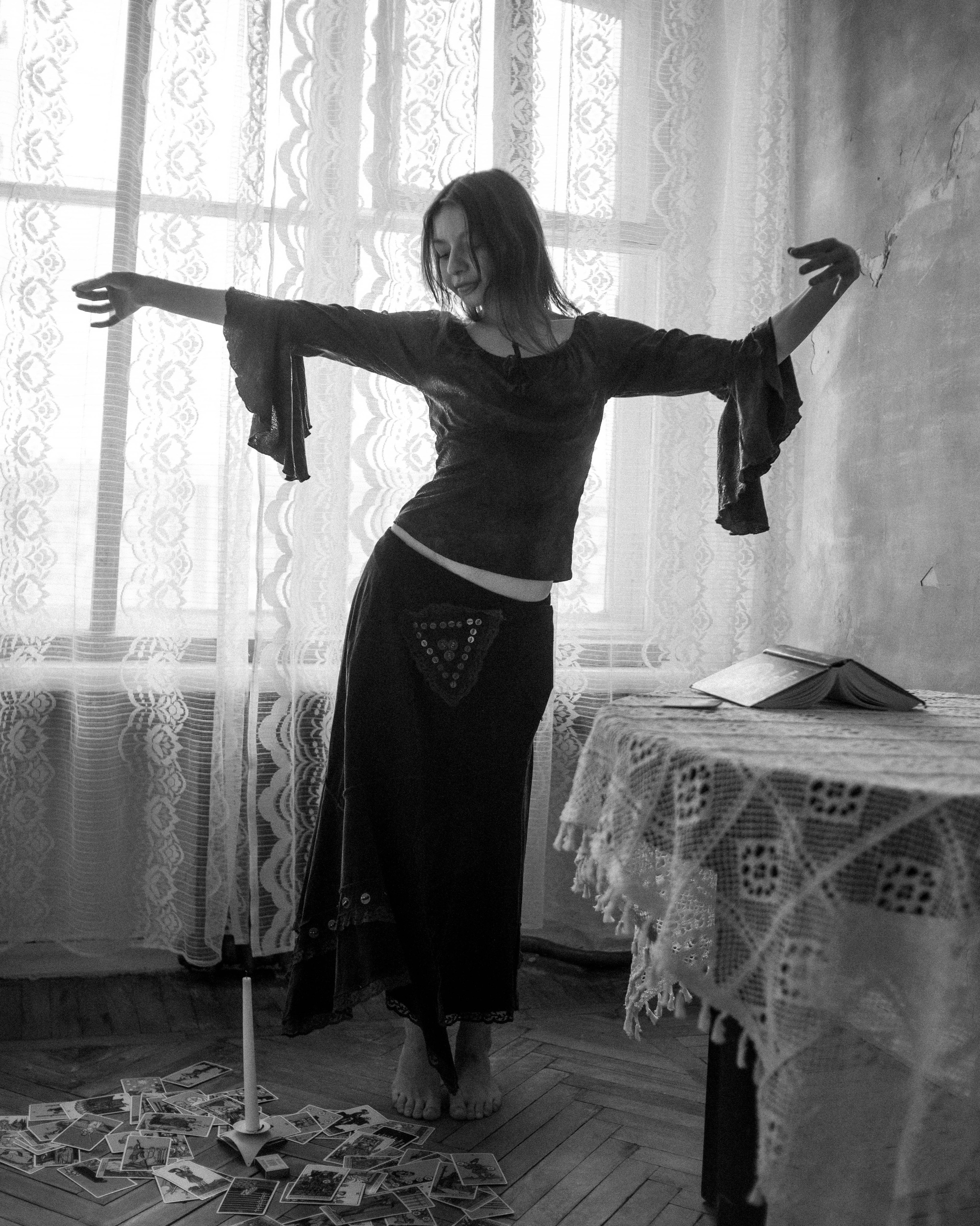 Аня. Женский фотограф. Создатель украшений ручной работы. Модель