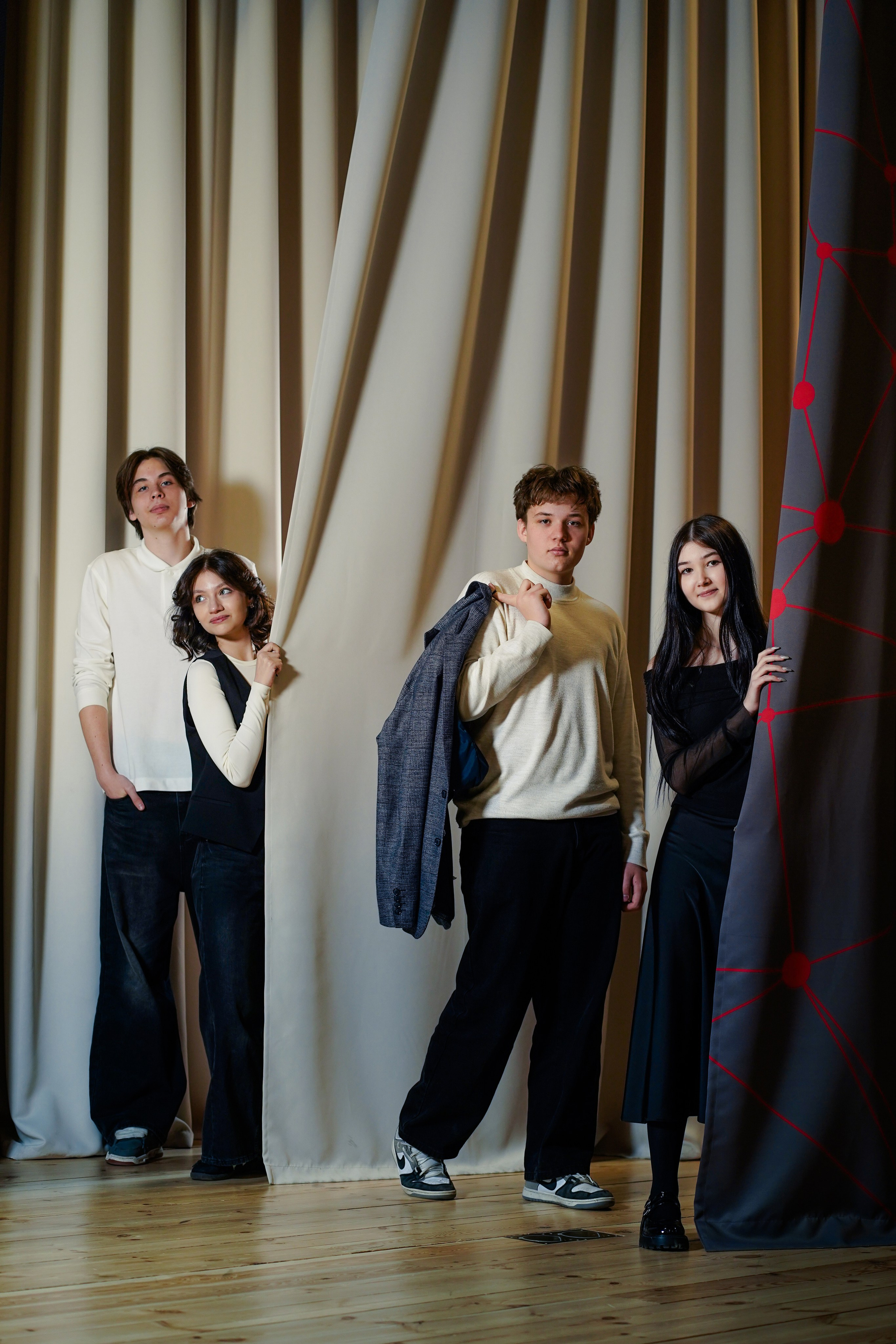 Гимназия № 40, 9 класс. Семейный и портретный фотограф в Екатеринбурге Анна Лобанова