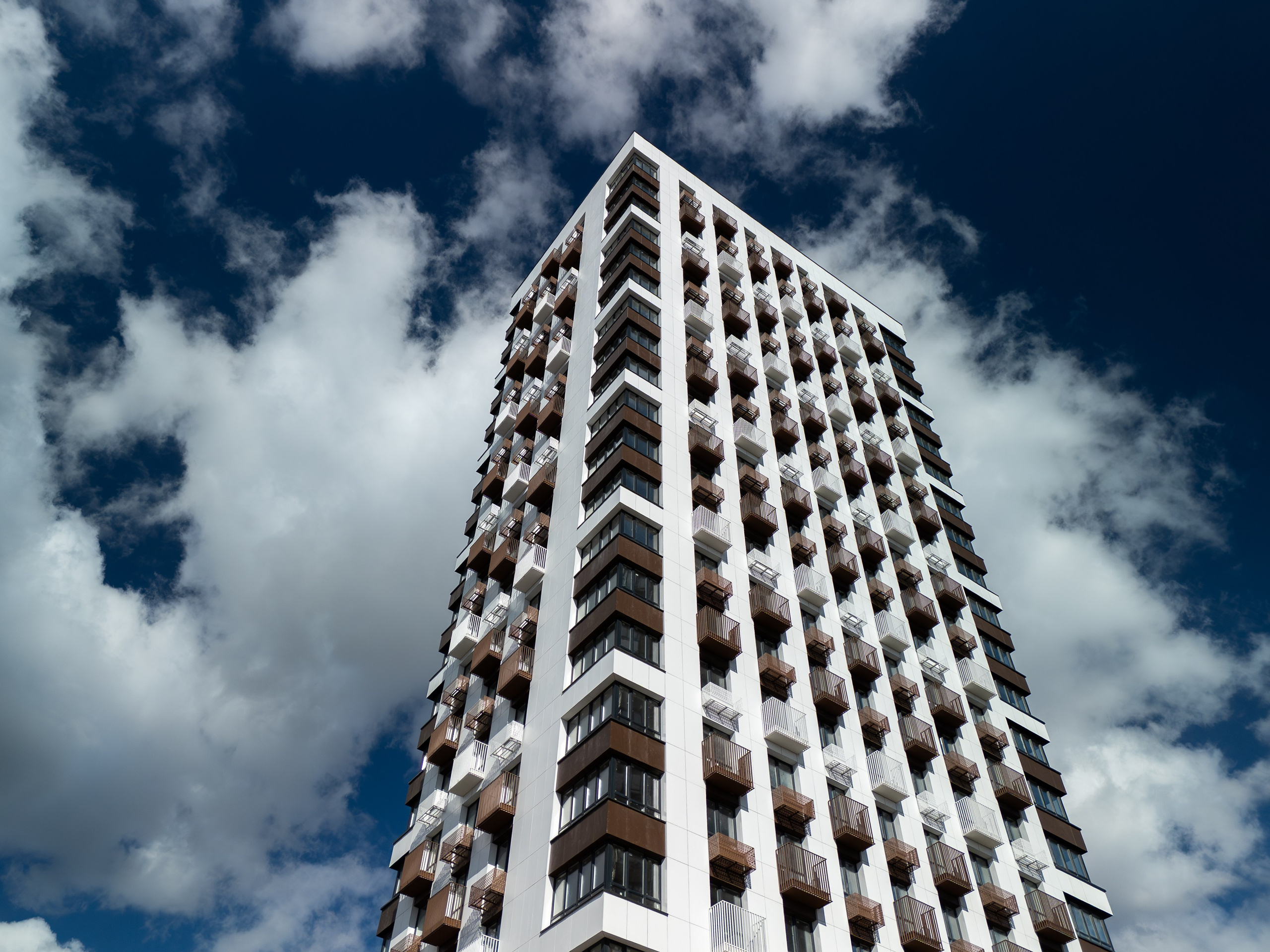 Архитектура и недвижимость. Ход строительства. Съемка с дрона. Профессиональное решение для частных лиц и бизнеса