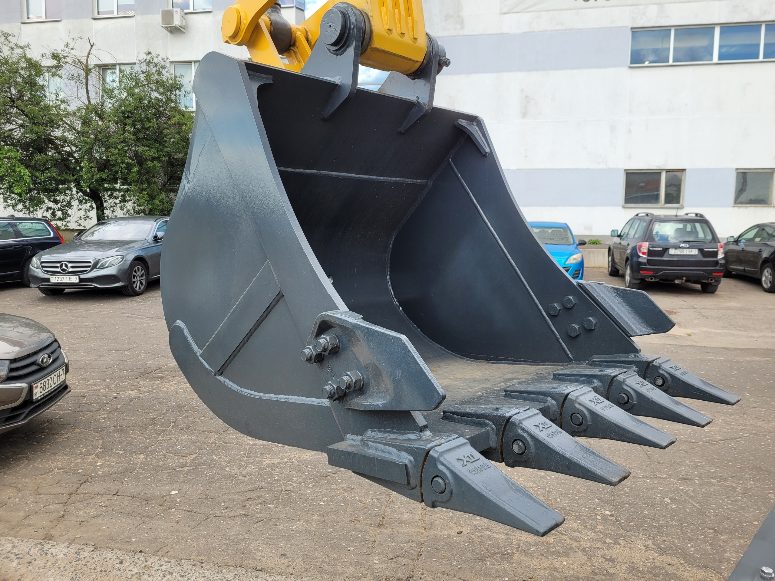 Фото кол. экс. Beezone BX160W. Продажа и обслуживание грузовой техники и спецтехники в г. Новосибирск компания СТИ