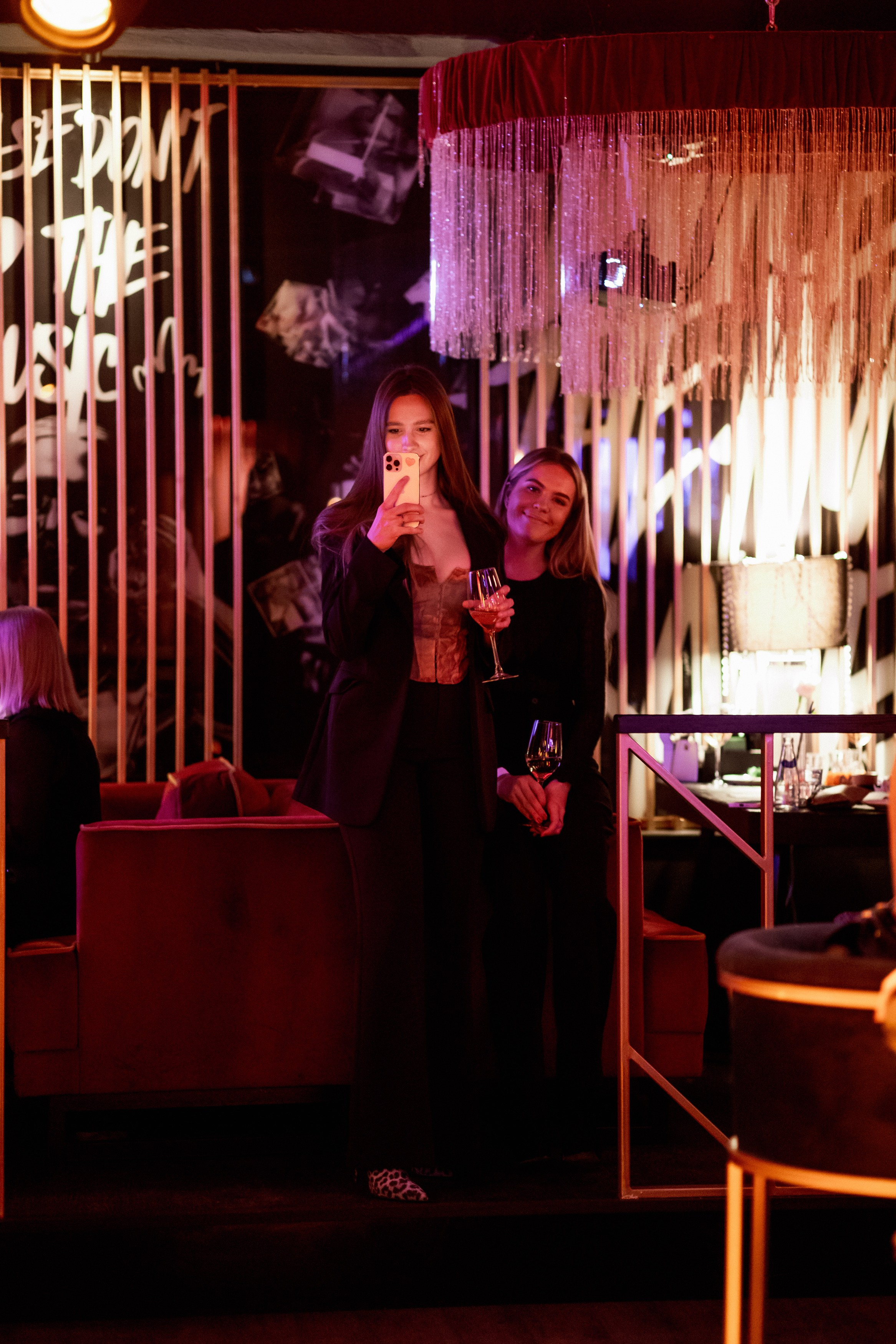 YANA URBAN: сольный концерт в «Анжелика Wineroom». СВОИ. ФОТООТЧЕТЫ-СОБЫТИЯ-МЕСТА