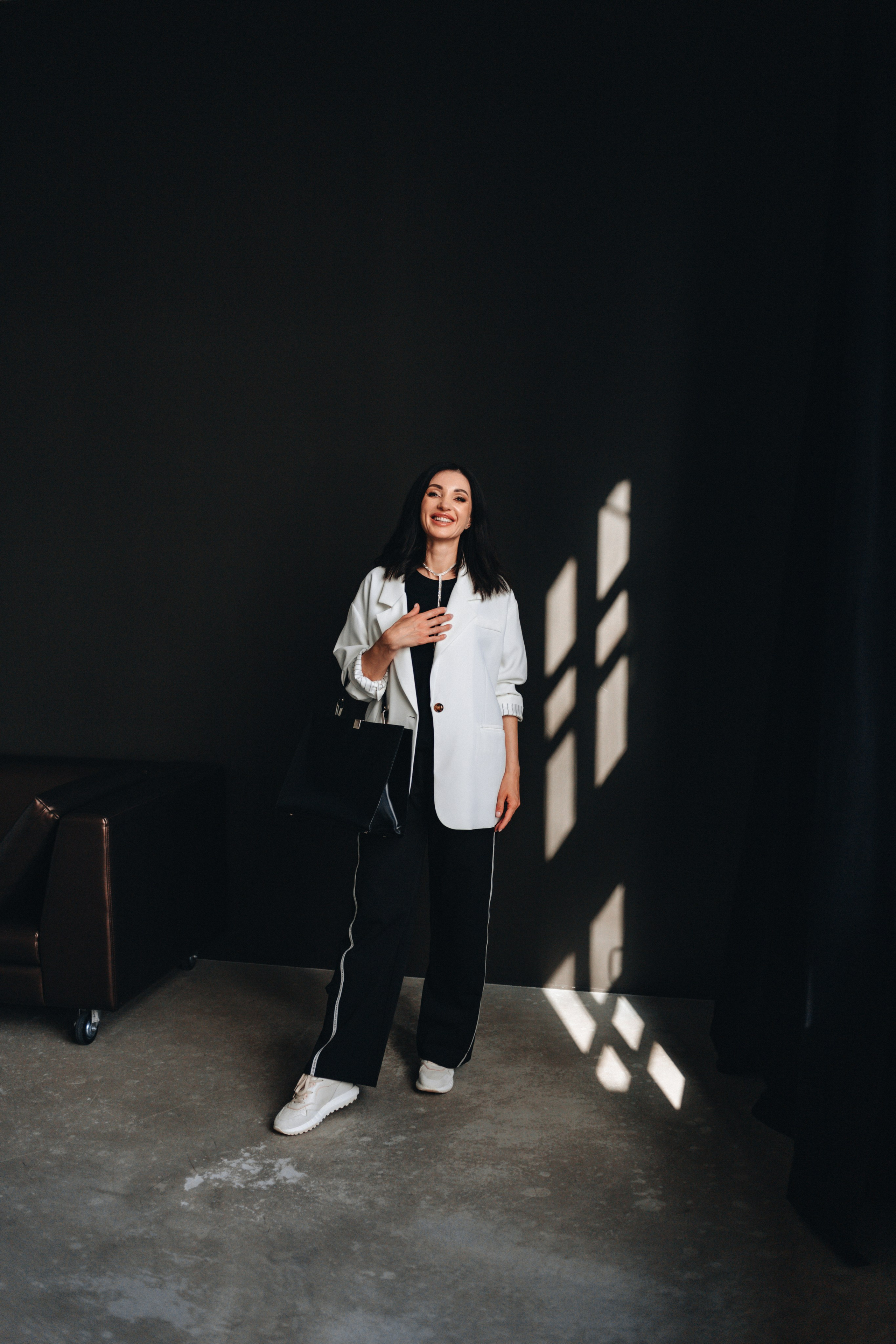 Съёмка агента по недвижимости в студии Дача Натура. Фотограф Настя Галингер Краснодар