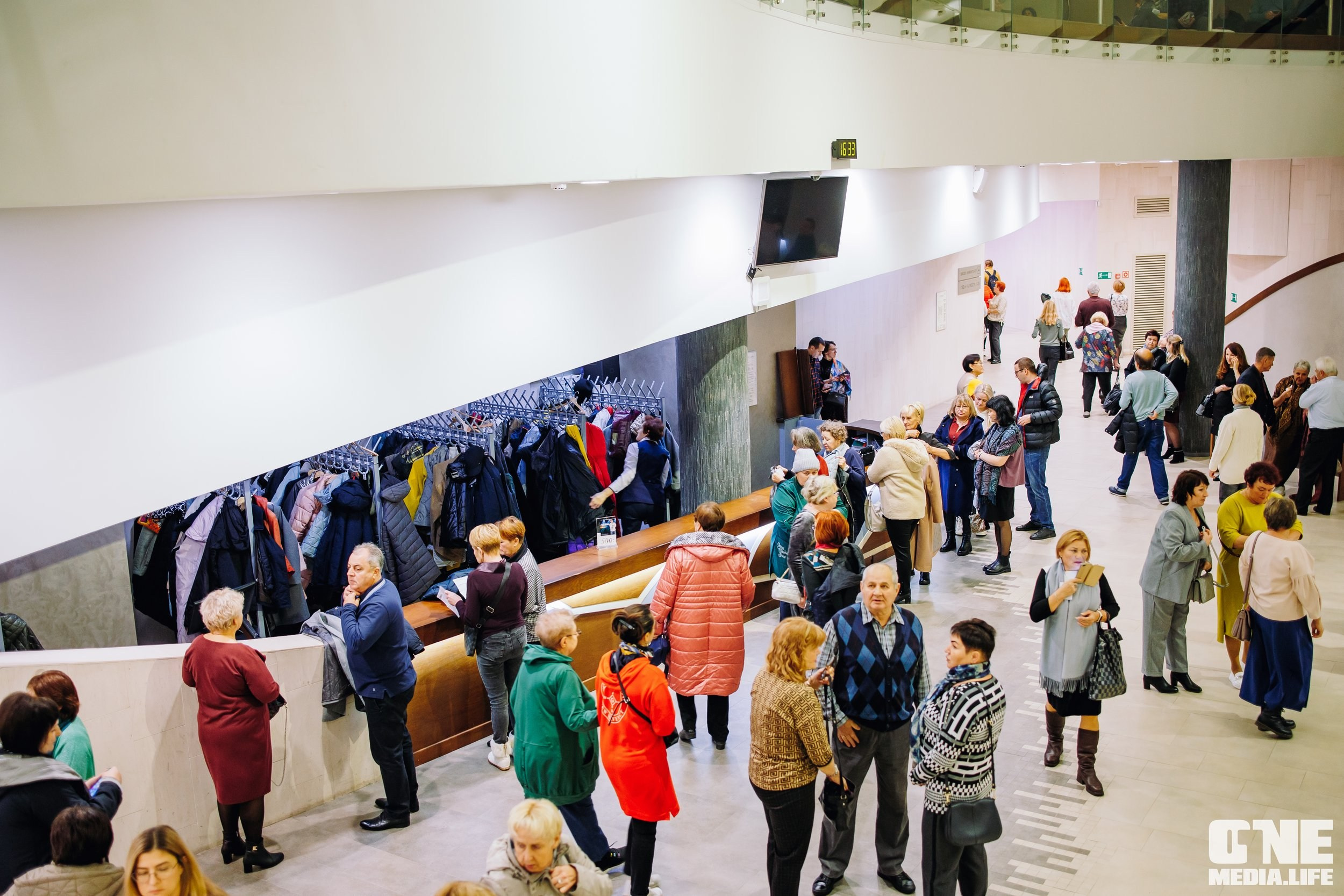 Фоторепортаж из театра эстрады Янтарь-холл. One Media Life: фоторепортажи, фотоотчеты с мероприятий и заведений