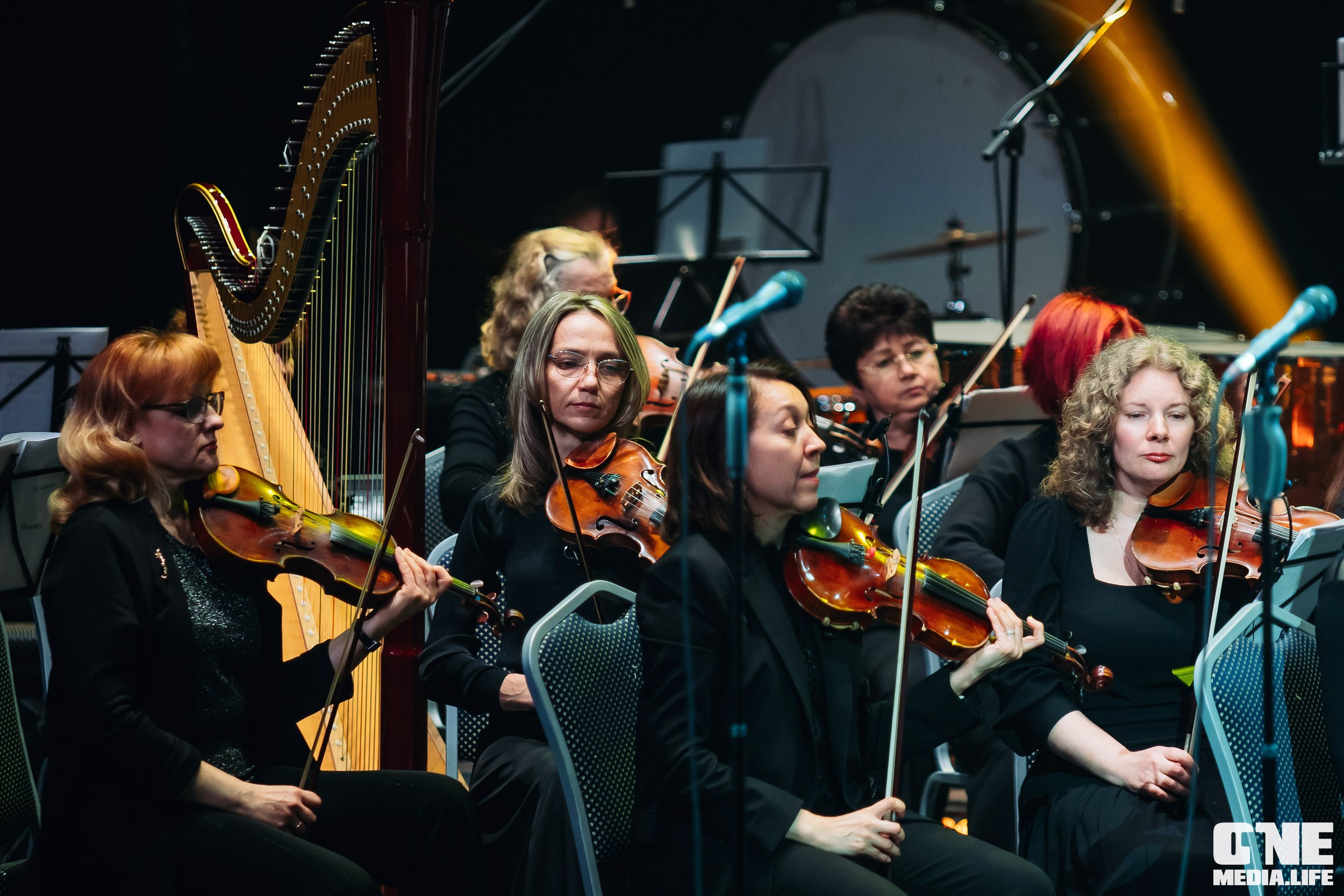 Концерт 8 марта в Янтарь холл. One Media Life: фоторепортажи, фотоотчеты с мероприятий и заведений