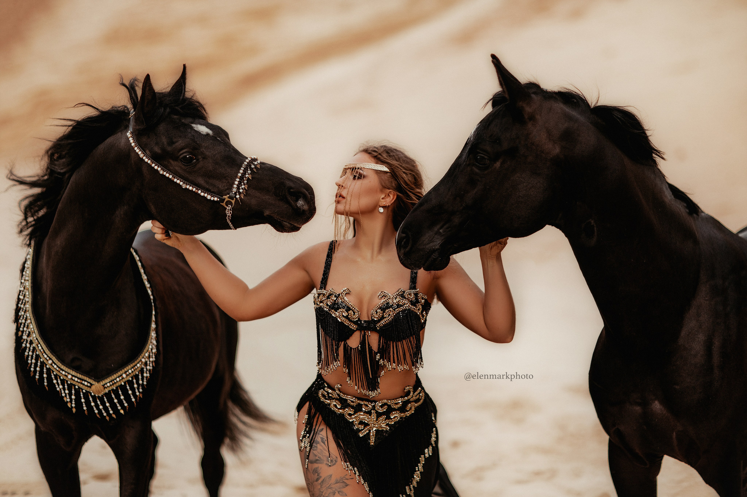 Восточная фотосессия с конем. Женский и свадебный фотограф в Москве Елена Тараскина