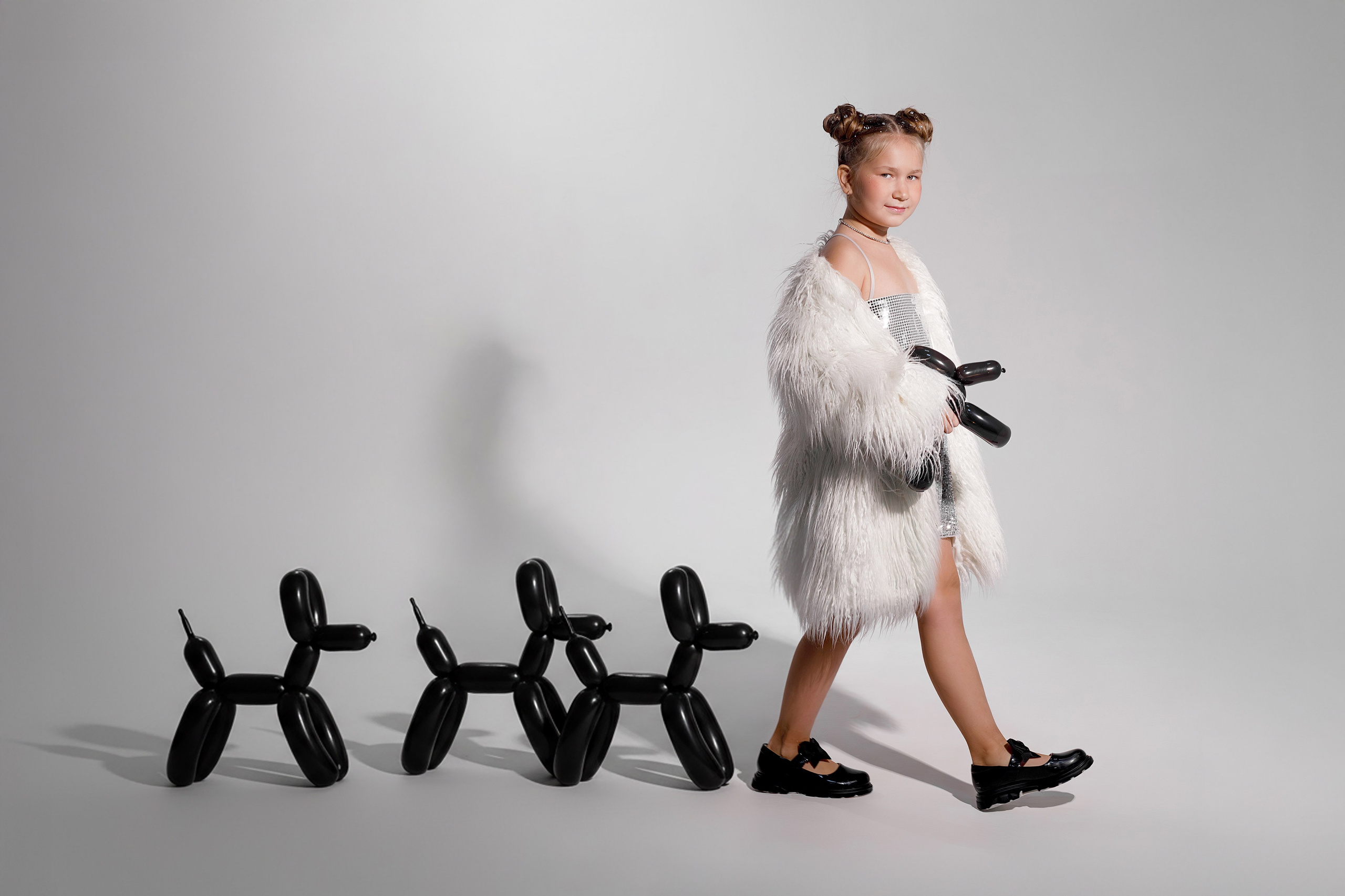 Креативная детская фотосессия на 9 лет в студии Сочи. Детский студийный фотограф Сочи