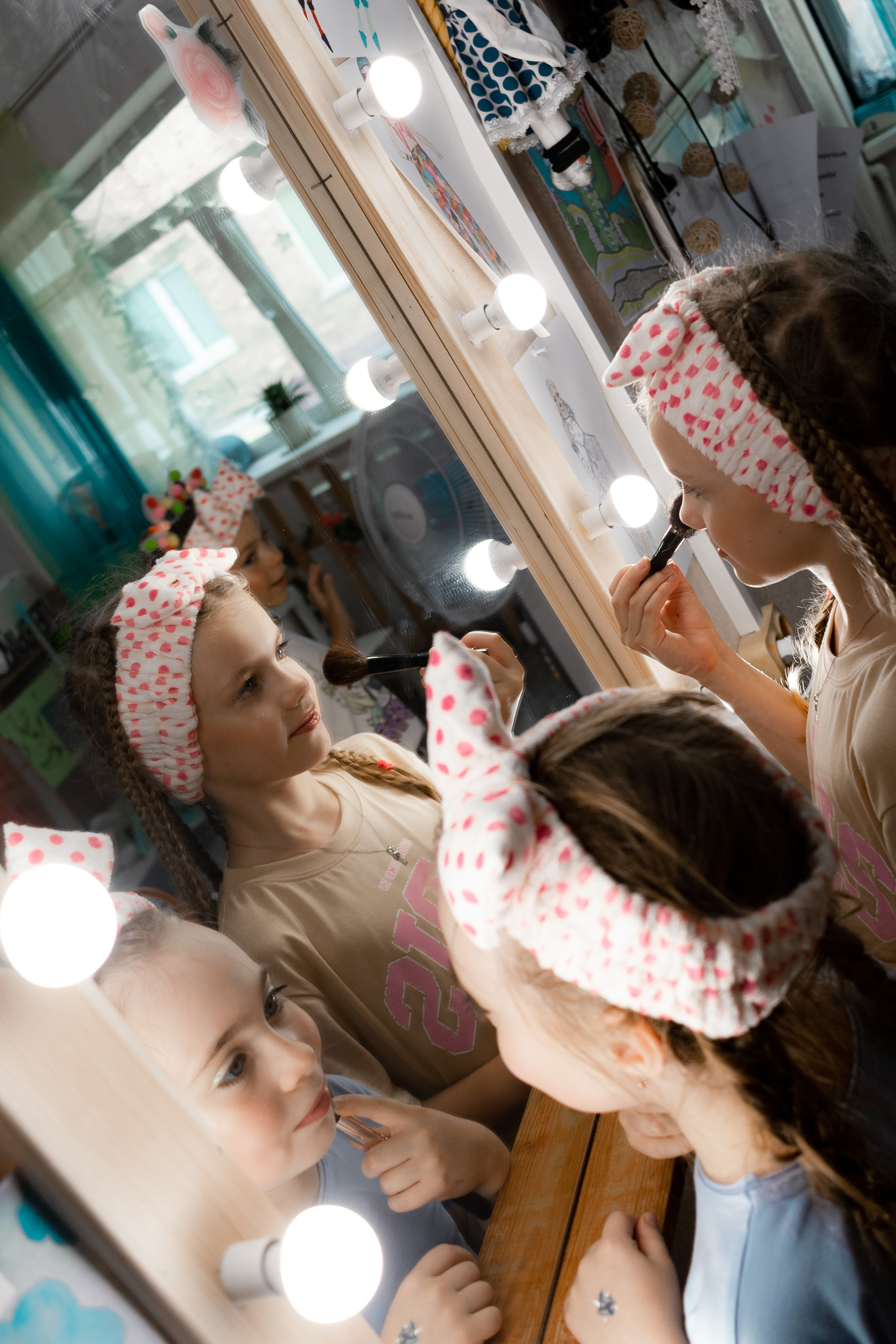 Как предотвратить ошибки в макияже у подростков? Начните с мастер-класса для девочек от 7 лет! Запишись и выбери дату для мастер-класса!. Школа для девочек во Владивостоке — Само Совершенство