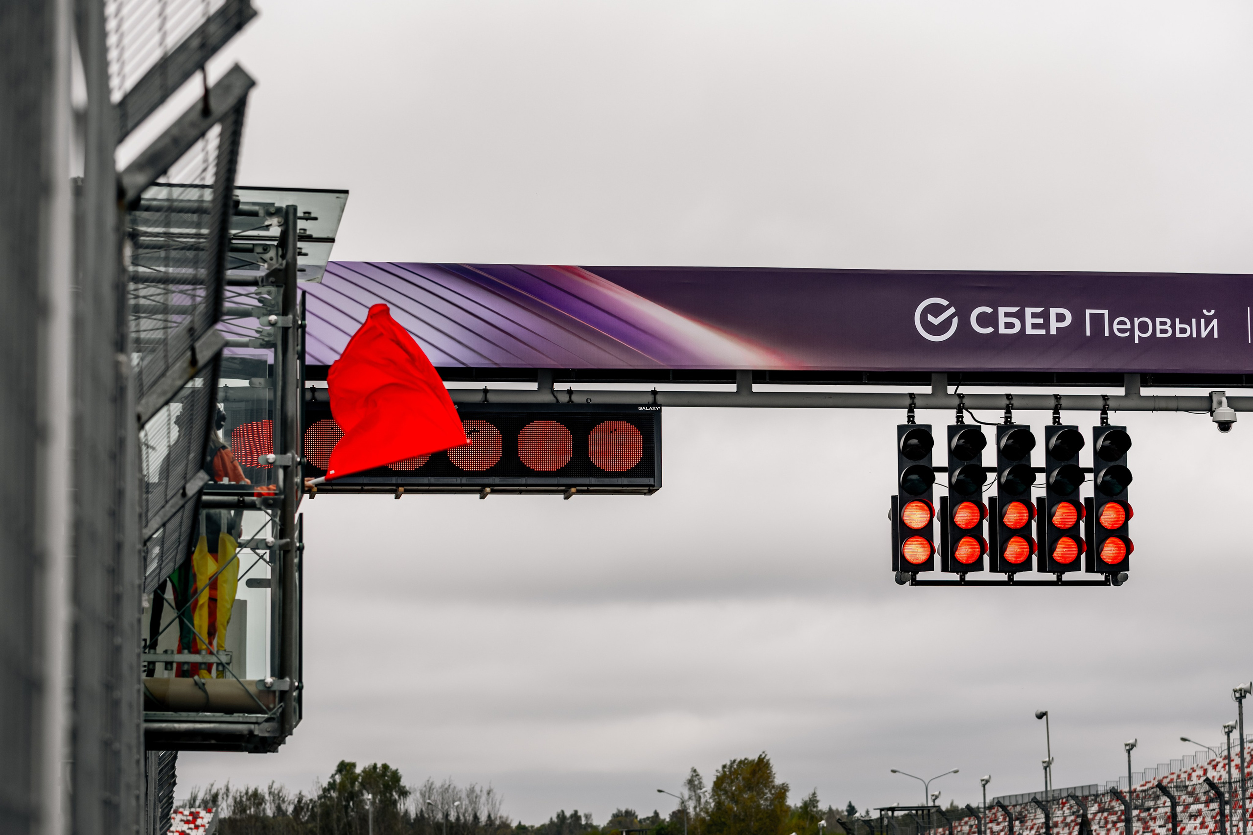 Кто такие маршалы на автогонках: невидимые герои автоспорта