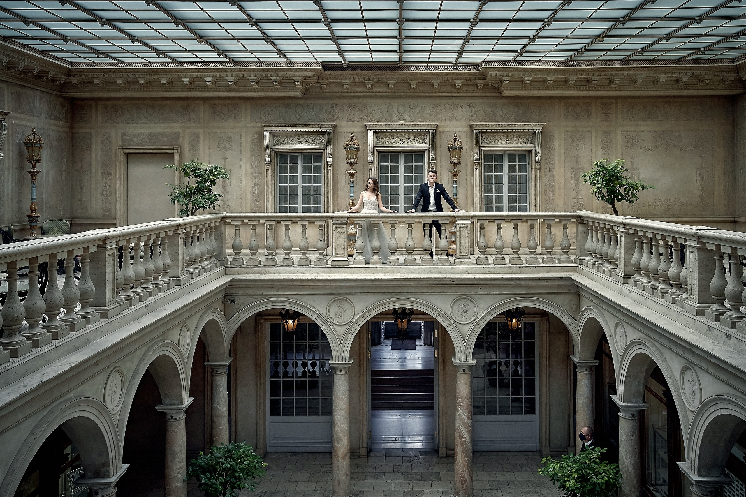 Молодожены в ресторане. Свадебная фотосъемка в  ресторане Турандот. Свадебный фотограф в Москве  Сергей Гаварос. Инстаграм @gavaros