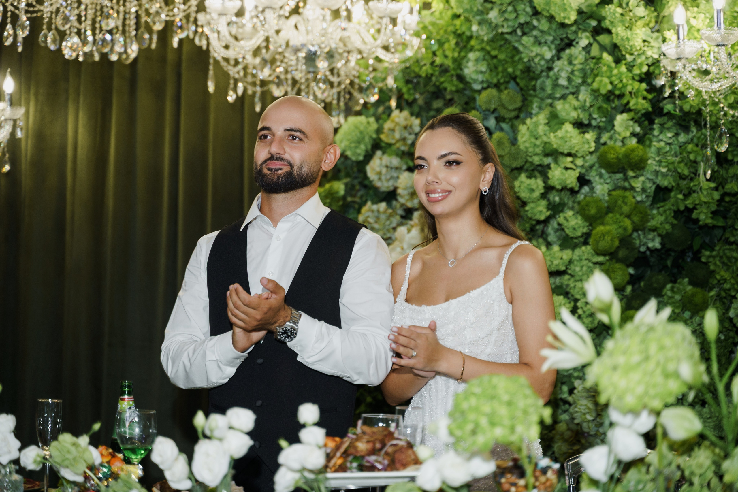 Сватовство в Краснодаре от лучших свадебных фотографов и операторов ТВИНС СТУДИО. ТВИНС СТУДИО — лучшие свадебные фотографы и видеографы в Краснодаре