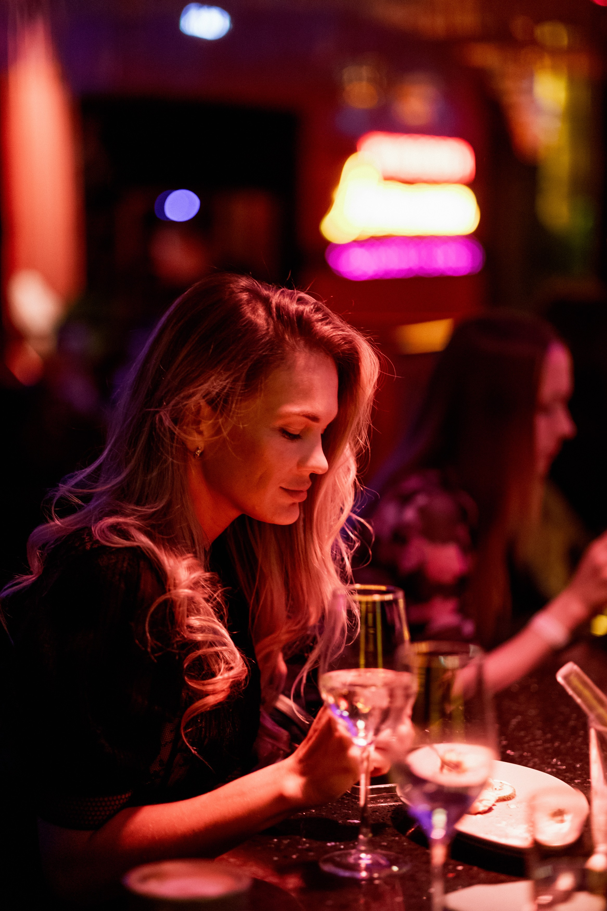 YANA URBAN: сольный концерт в «Анжелика Wineroom». СВОИ. ФОТООТЧЕТЫ-СОБЫТИЯ-МЕСТА