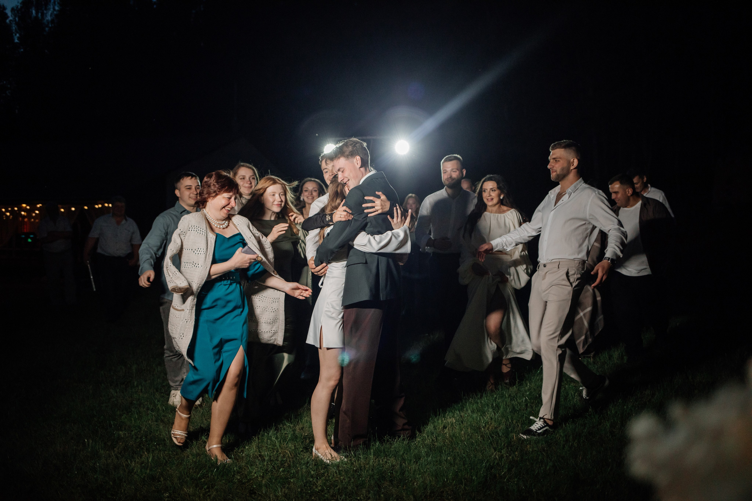 Свадебная фотосессия пары в Агроусадьбе Дачка бай