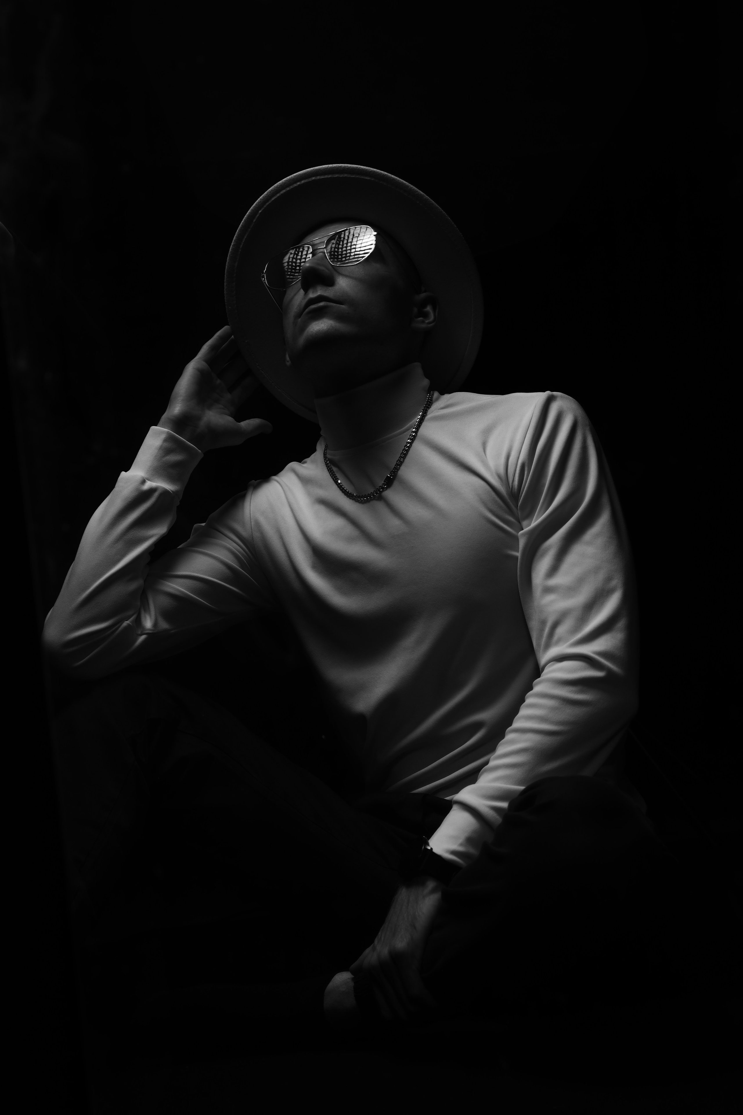 The White hat Alex. Профессиональный фотограф в Воронеже Владислав Крылов