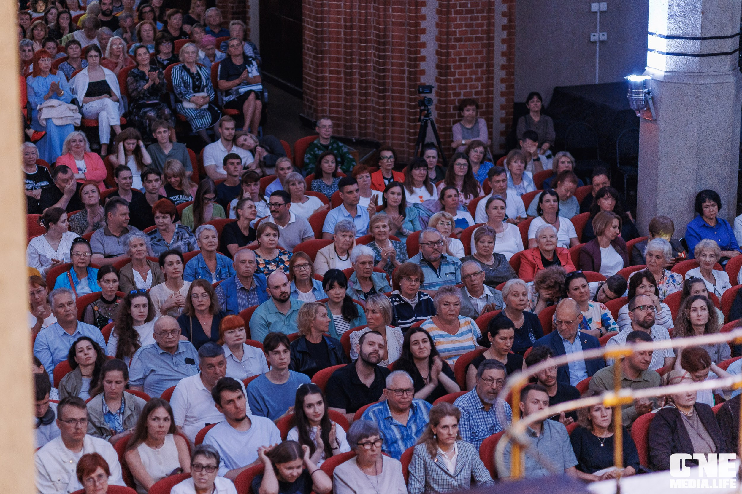 Фоторепортаж из Калининградской филармонии. One Media Life: фоторепортажи, фотоотчеты с мероприятий и заведений