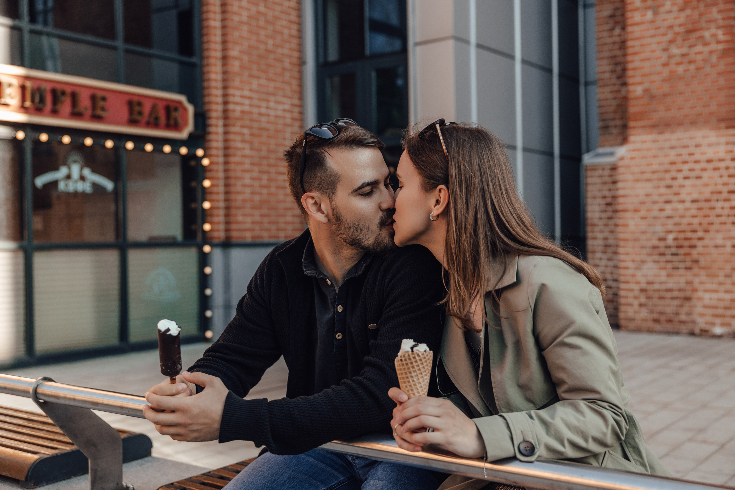 Lovestory в бизнес-квартале Арма. Свадебный фотограф в Москве Дарья Олендарёва