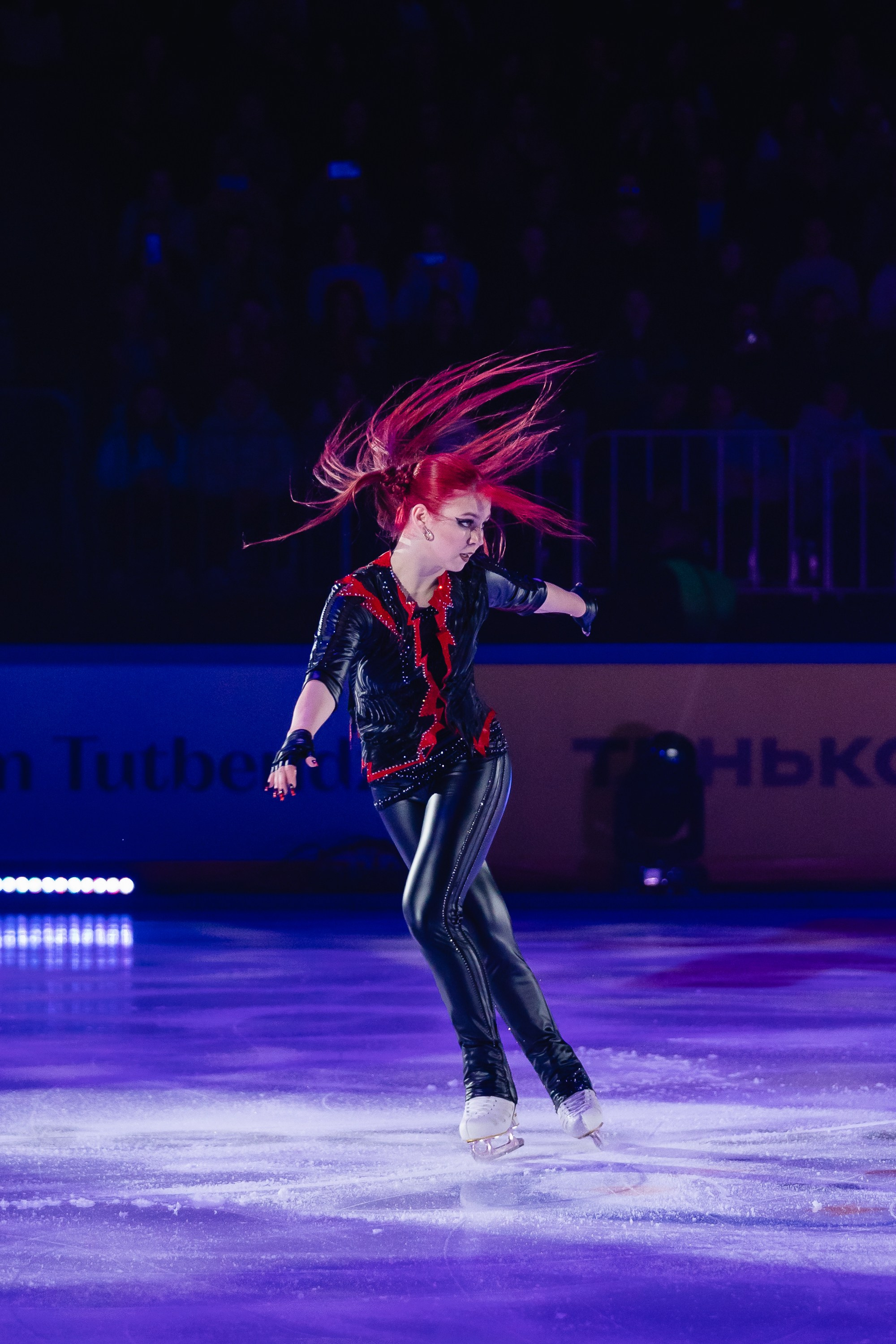 Шоу «Чемпионы на льду» в Новосибирске. Воробьева Ксения — Спортивный и танцевальный фотограф Новосибирск
