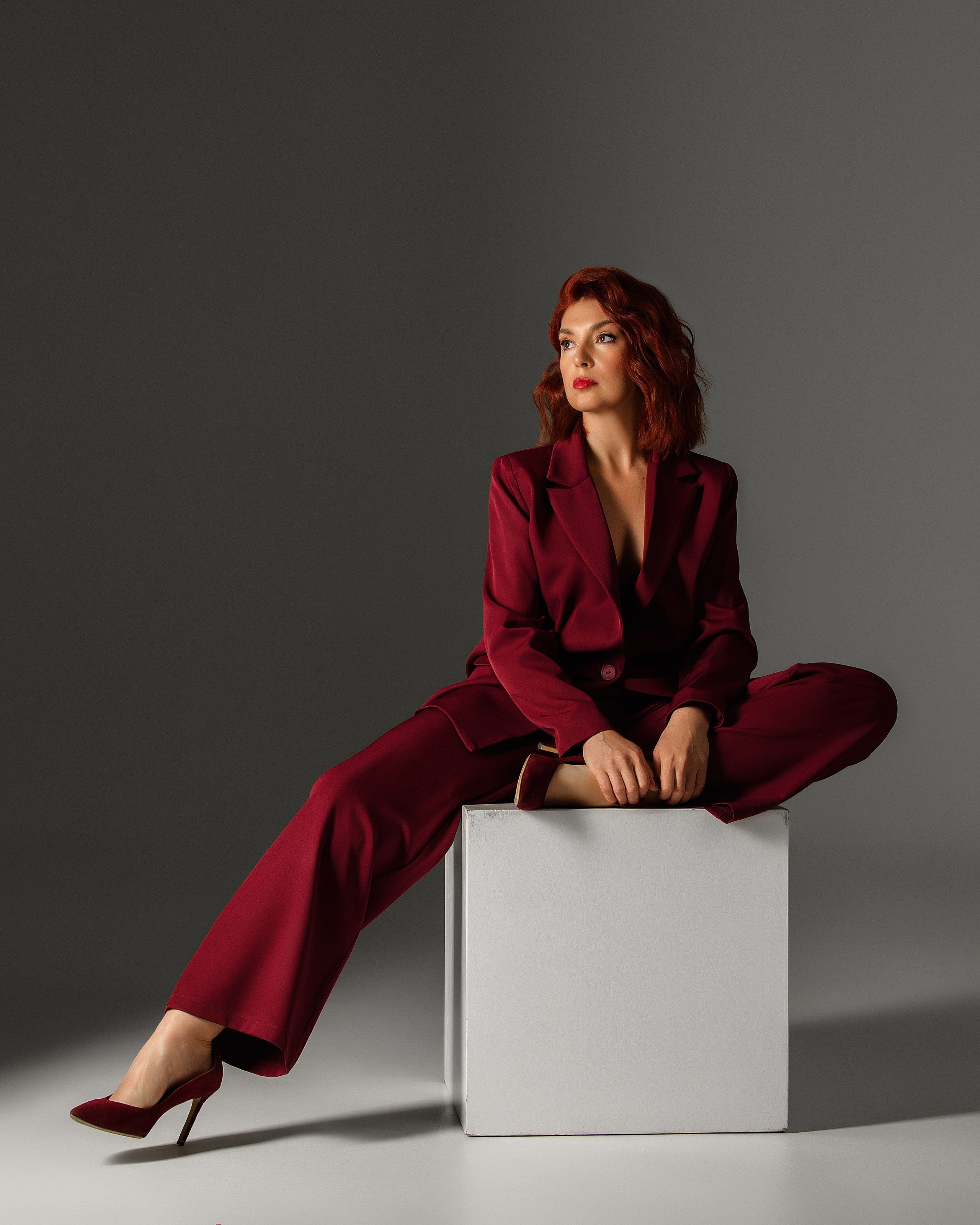 Фотосессия Виктории на циклораме. Женский фотограф в Москве Богдашкина Динара