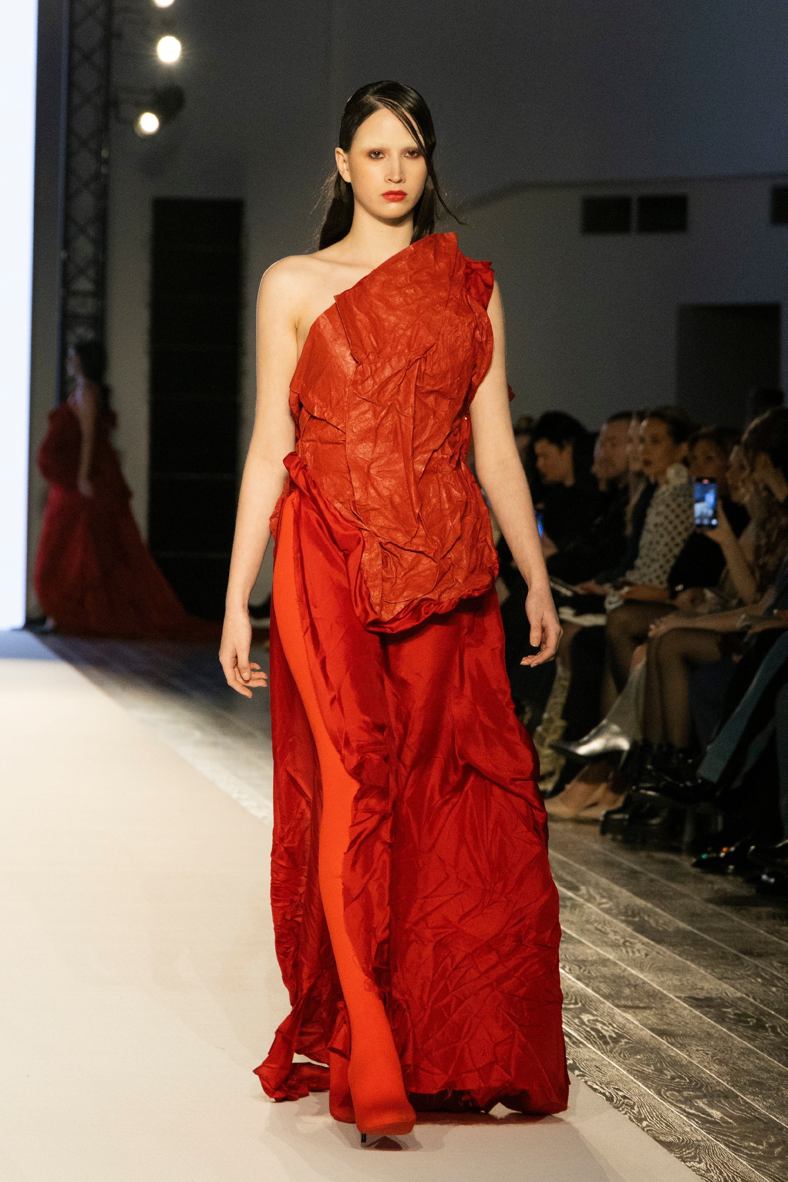 ДЛТ Собака.ru показ победителей конкурса «Новые имена в моде 2025». FOTOFAQ SKOOL г. Санкт-Петербург: очные, дистанционные и онлайн курсы фотографии