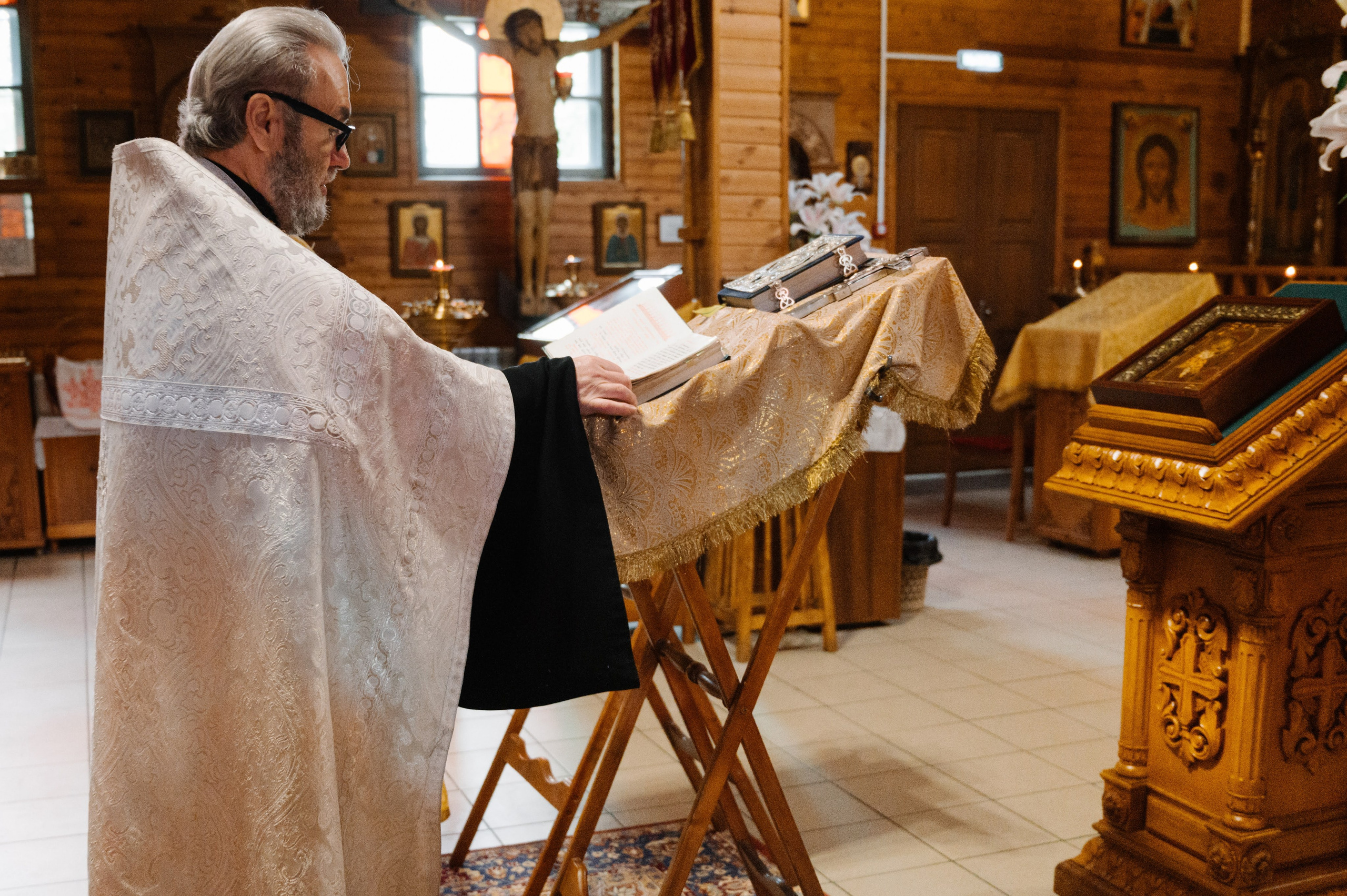 Фотосъёмка крещения в Санкт-Петербурге — Маргарита Иванова, фотограф. Профессиональный фотограф беременности в СПБ. Стильные фотосессии беременности в стиле минимализм и классическая фотография