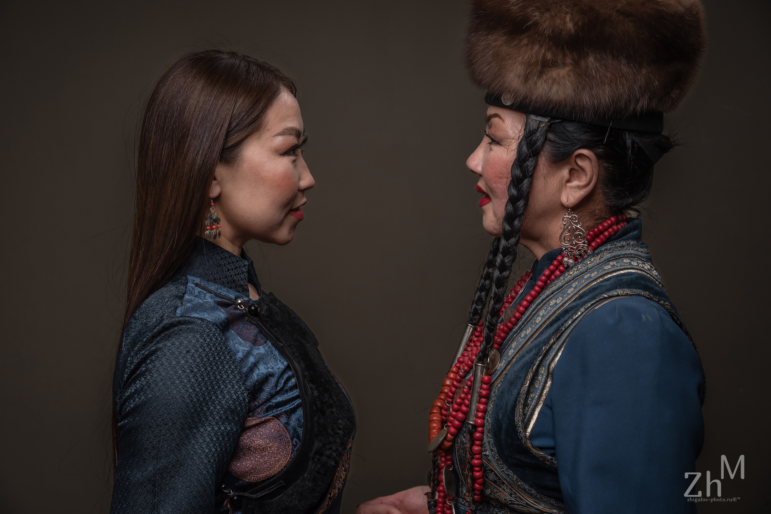 Съёмка в бурятских национальных костюмах. Семейный и свадебный фотограф в Иркутске Максим Жигалов