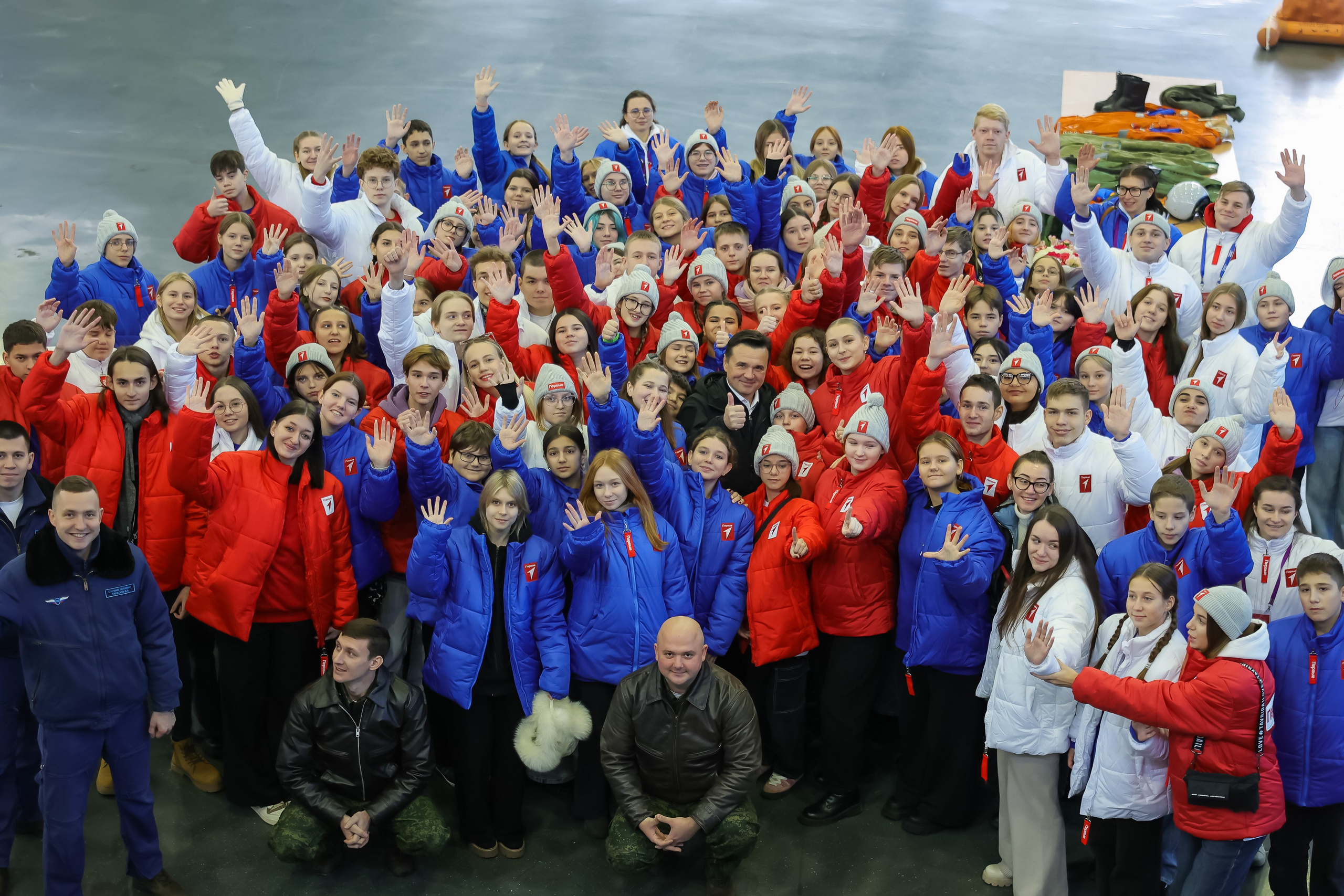 Губернатор Подмосковья Андрей Воробьев вместе с участниками «Движения первых» навестил пилотажные группы. Моя фотография