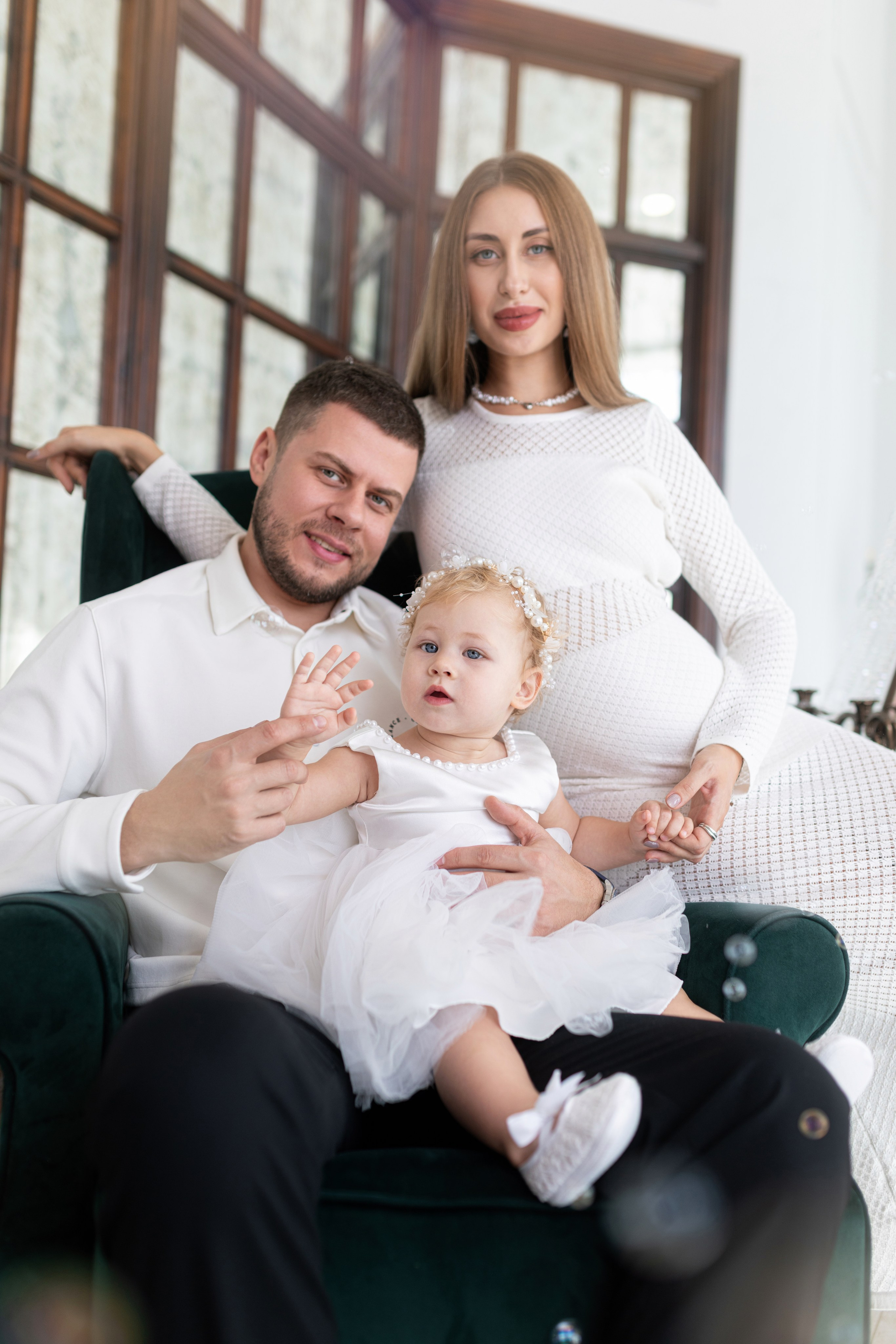 Семейная съемка для Яны и Дани в интерьере. Дмитрий Шульгин, портретный фотограф в Воронеже