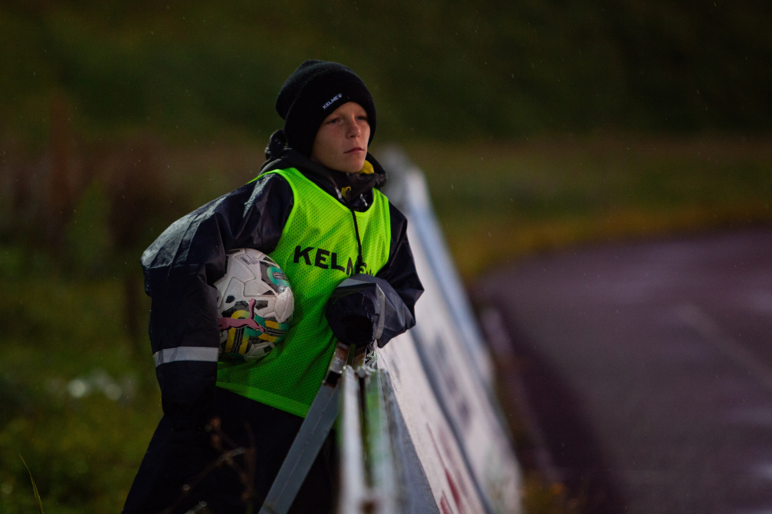 Матч юношеской футбольной лиги между командами СШ «Сахалин» и «СШОР № 1» (Комсомольск-на-Амуре) (U-18). Кутузов Евгений Фотограф в Южно-Сахалинске