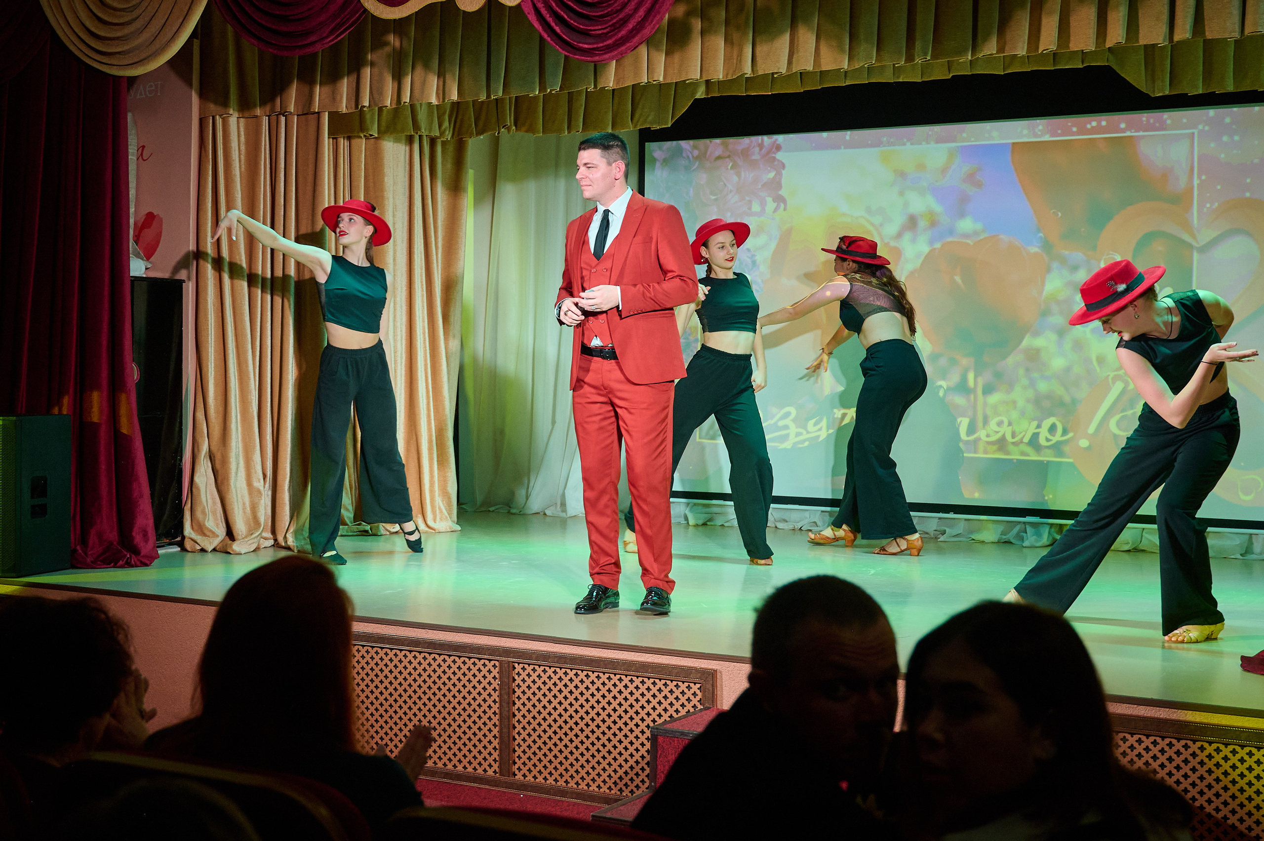 8 марта в Виноградном. Жизнь курорта Кабардинка в фотографиях