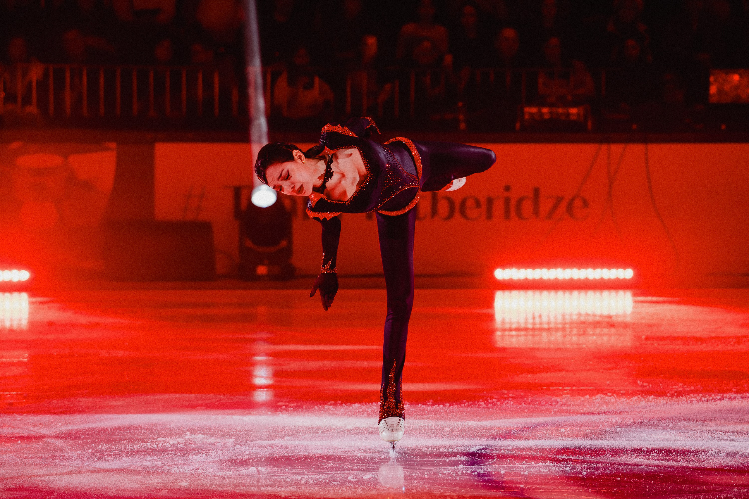 Шоу Этери Тутберидзе в Новосибирске. Воробьева Ксения — Спортивный и танцевальный фотограф Новосибирск