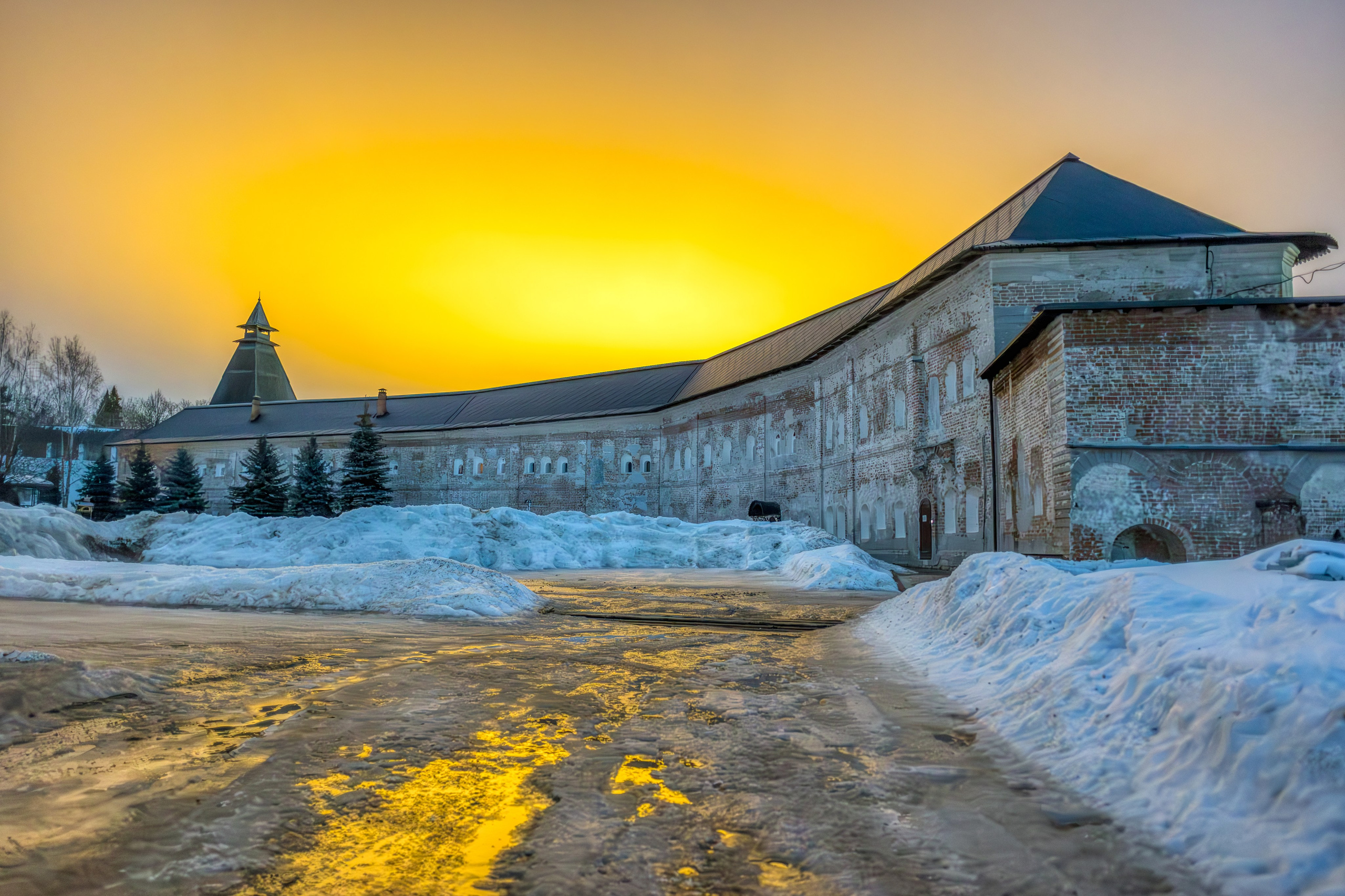 Свято-Пафнутьеву Боровскому монастырю. 1000 куполов России, фотопроект Вадима Квятковского и Надежды Ельцовой