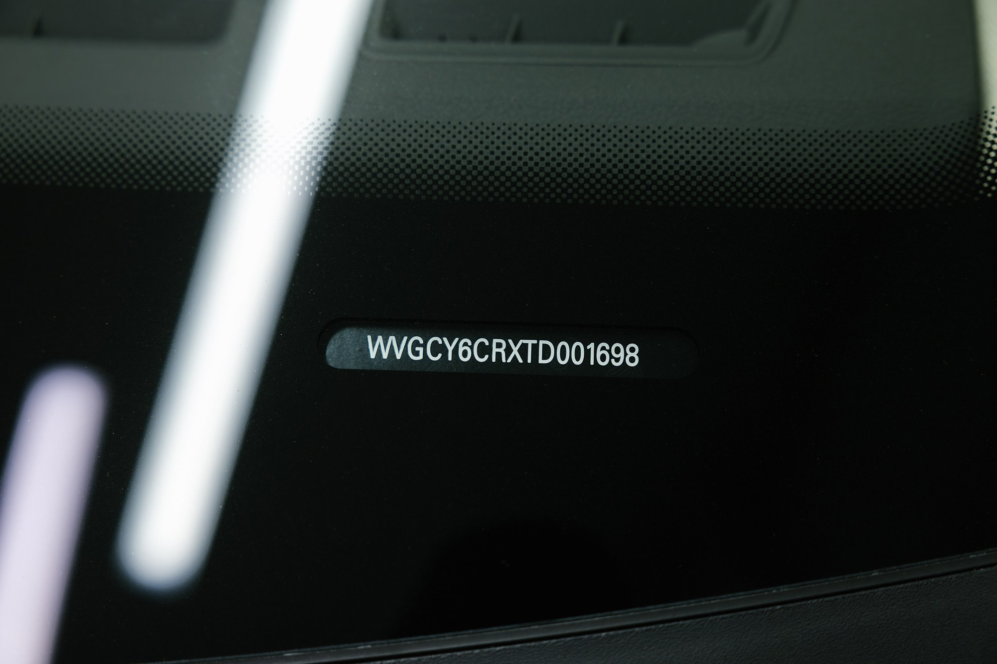 Volkswagen Touareg R-Line 2.0 TSI AT (265 л. с.). Автосалон «Х-Авто»